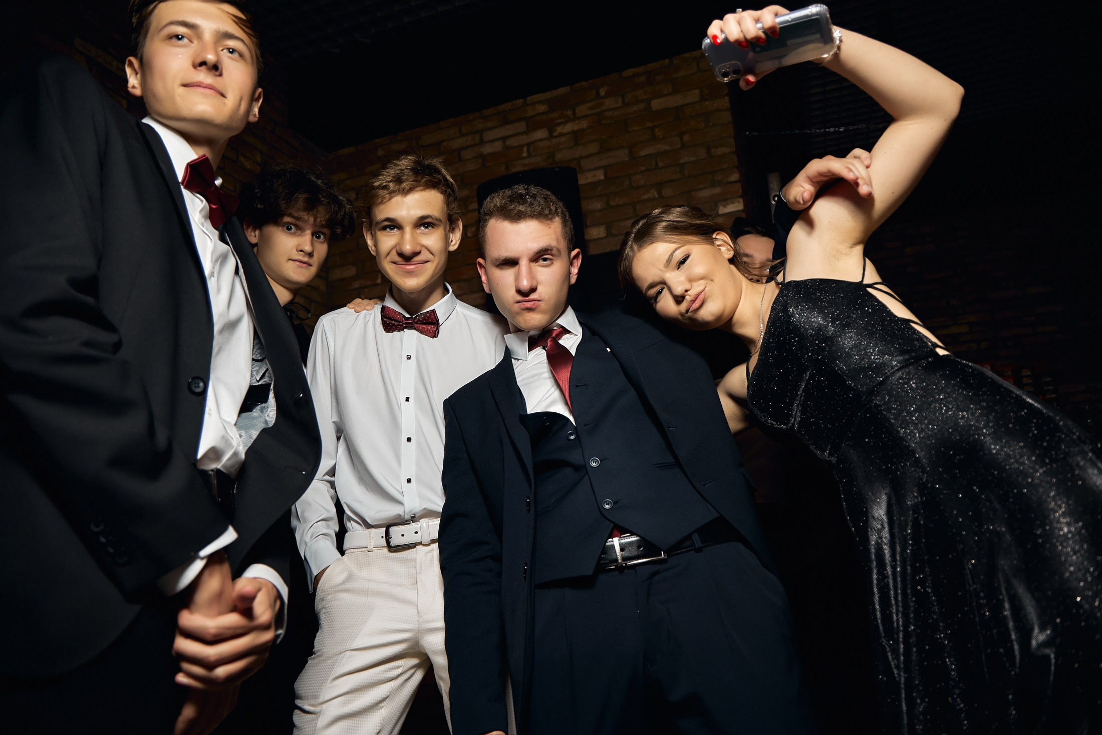 Фотограф на выпускной. Свадебный репортажный и фуд фотограф в Барнауле Гайфулин Виталий