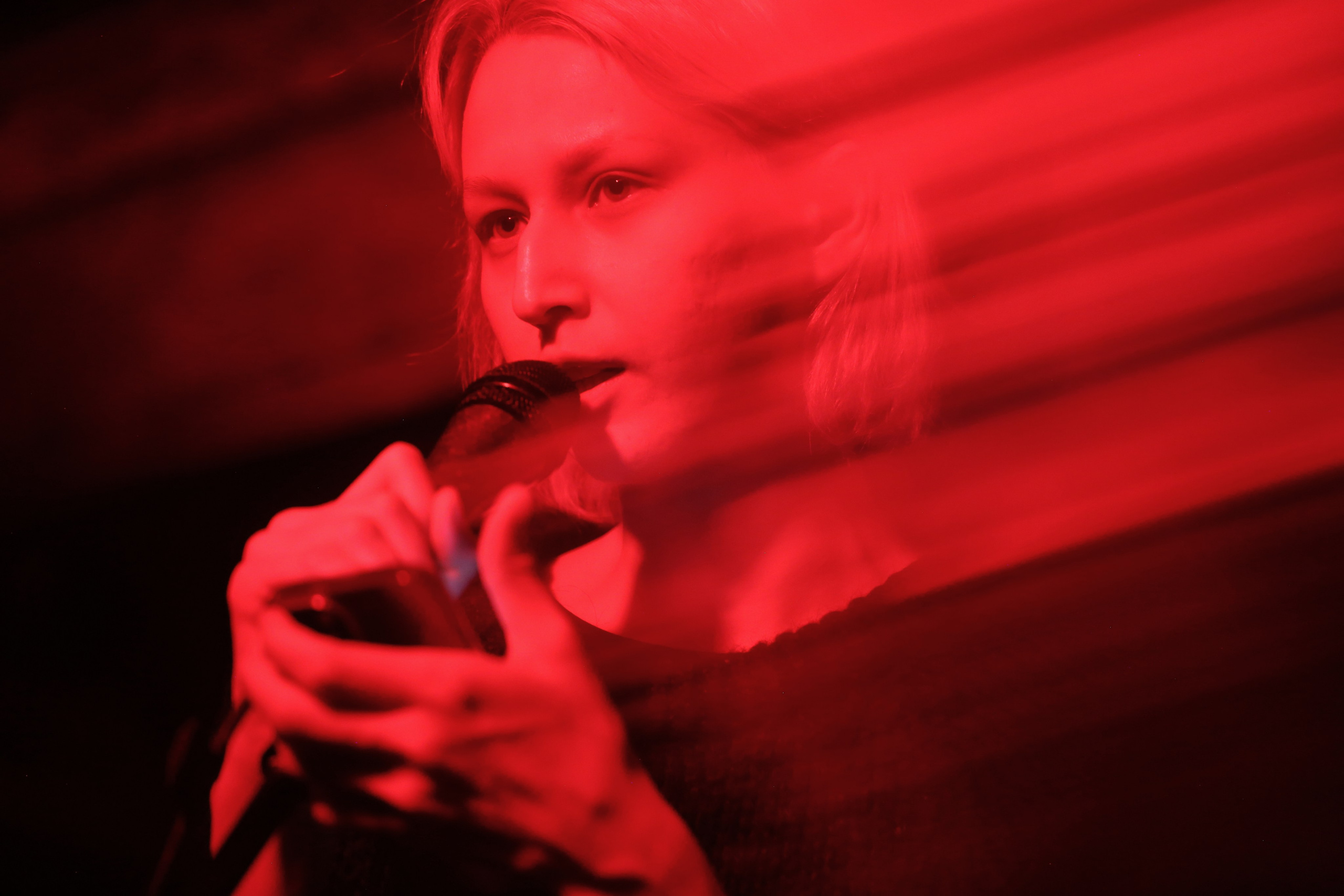 Музыкально-поэтический джем в Лахесисе. Фотограф Антонина Гудкова