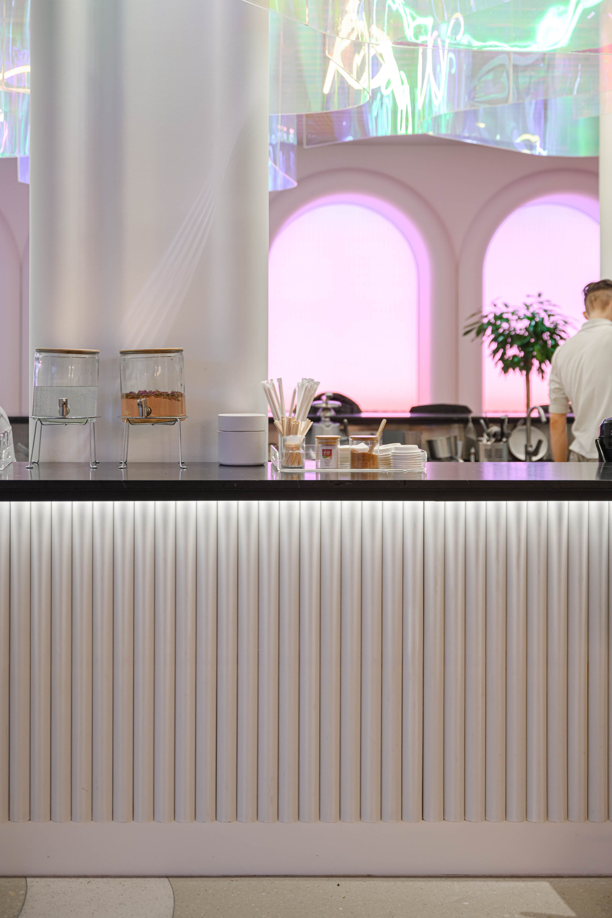 Фотосъемка мебели кофейни в холле аппартаментов Well. Интерьерный и репортажный фотограф в Санкт-Петербурге