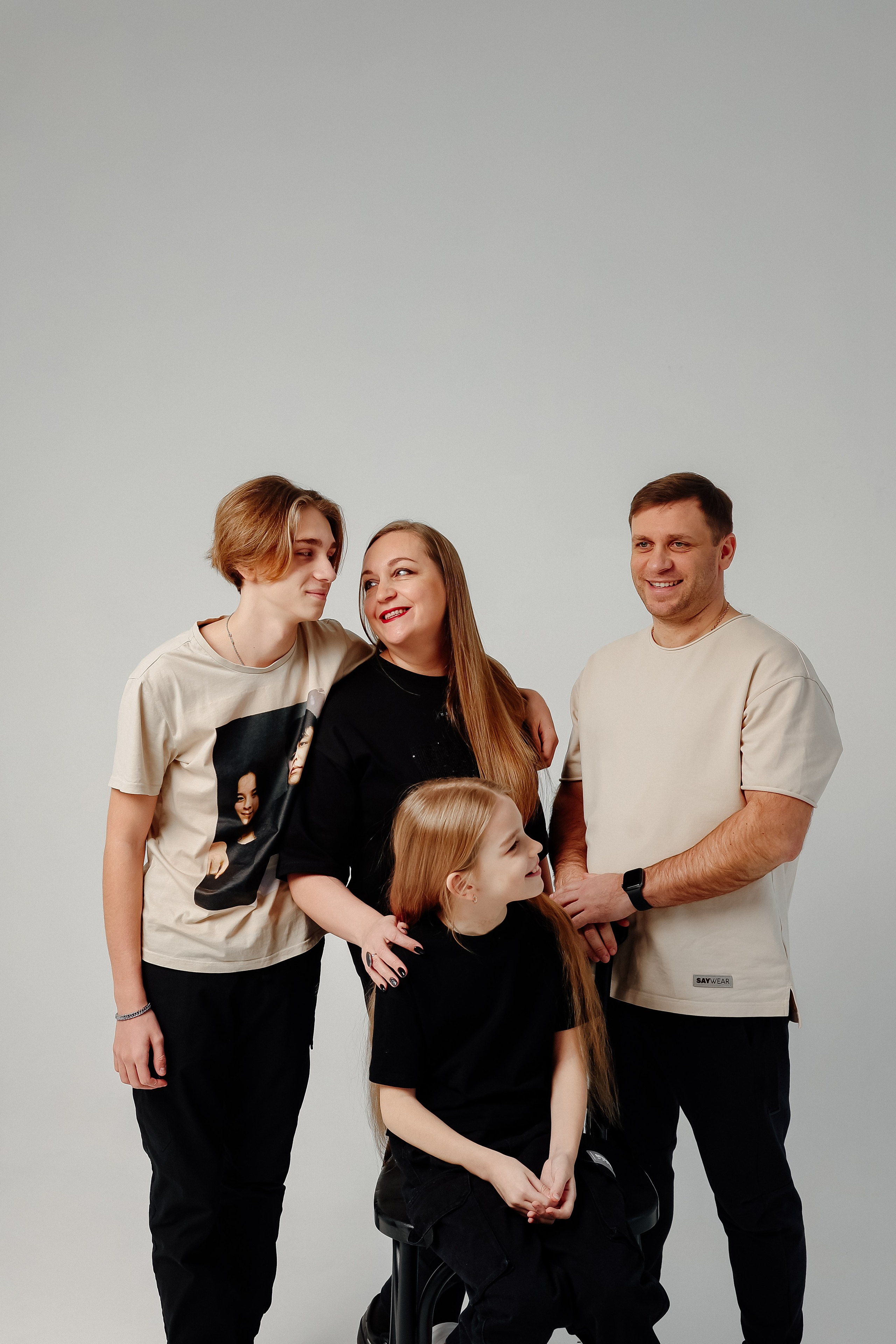 Минимализм. Фотограф Авилова Дарья ● Тюмень● Съемка больших семей ●Архив поколений