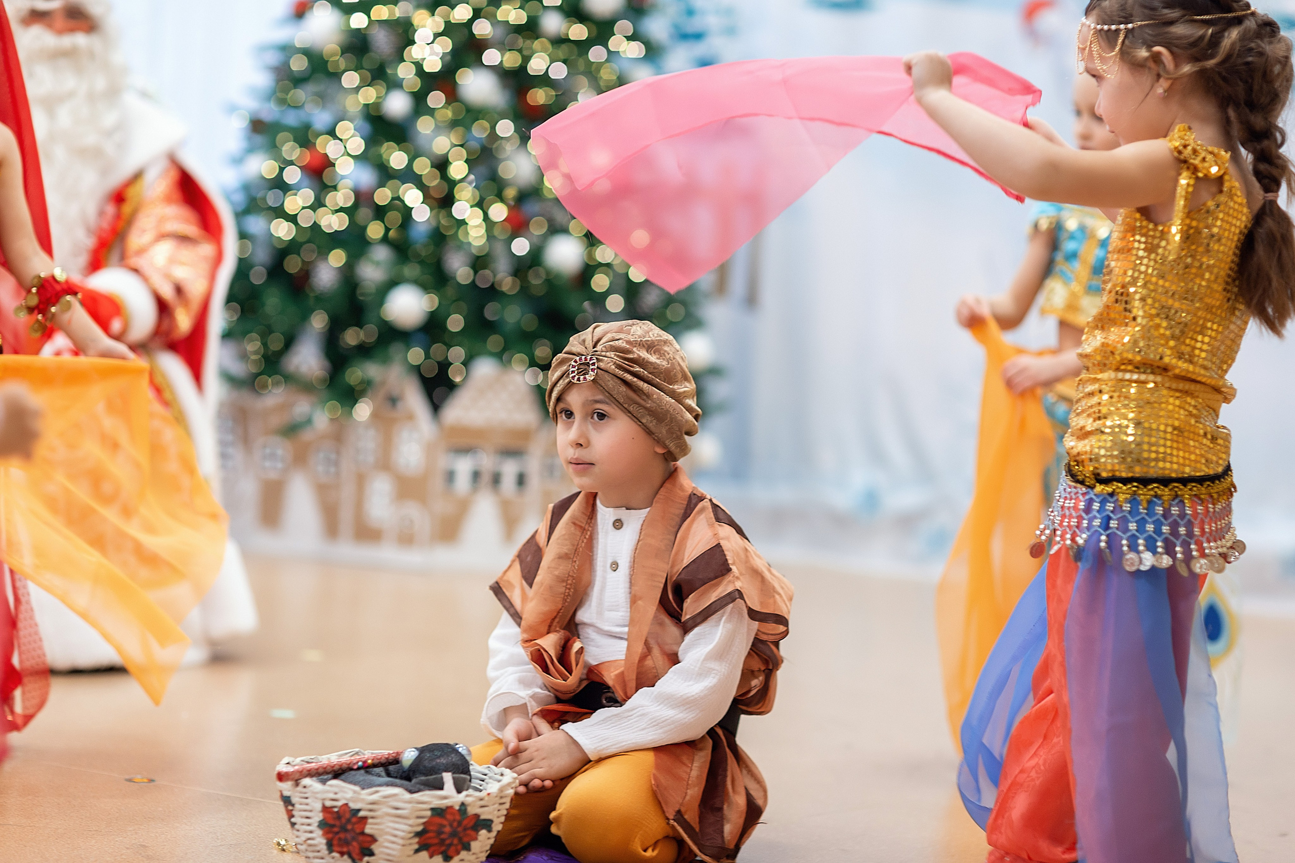 Утренник_"Веселый балаганчик» 2024. Семейный фотограф в Санкт-Петербурге