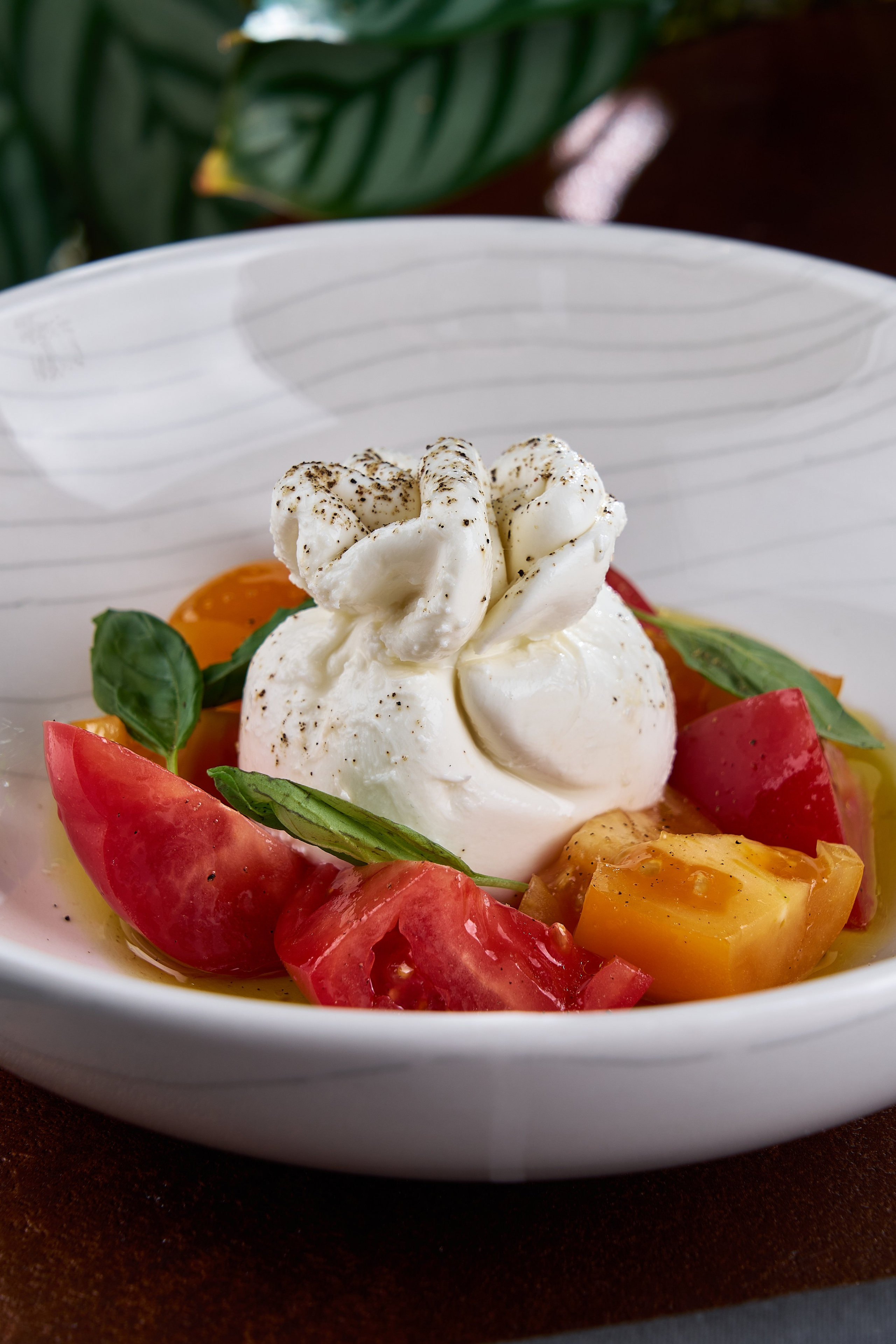 Свежесть и аромат этого блюда перенесут вас в мир кулинарных наслаждений