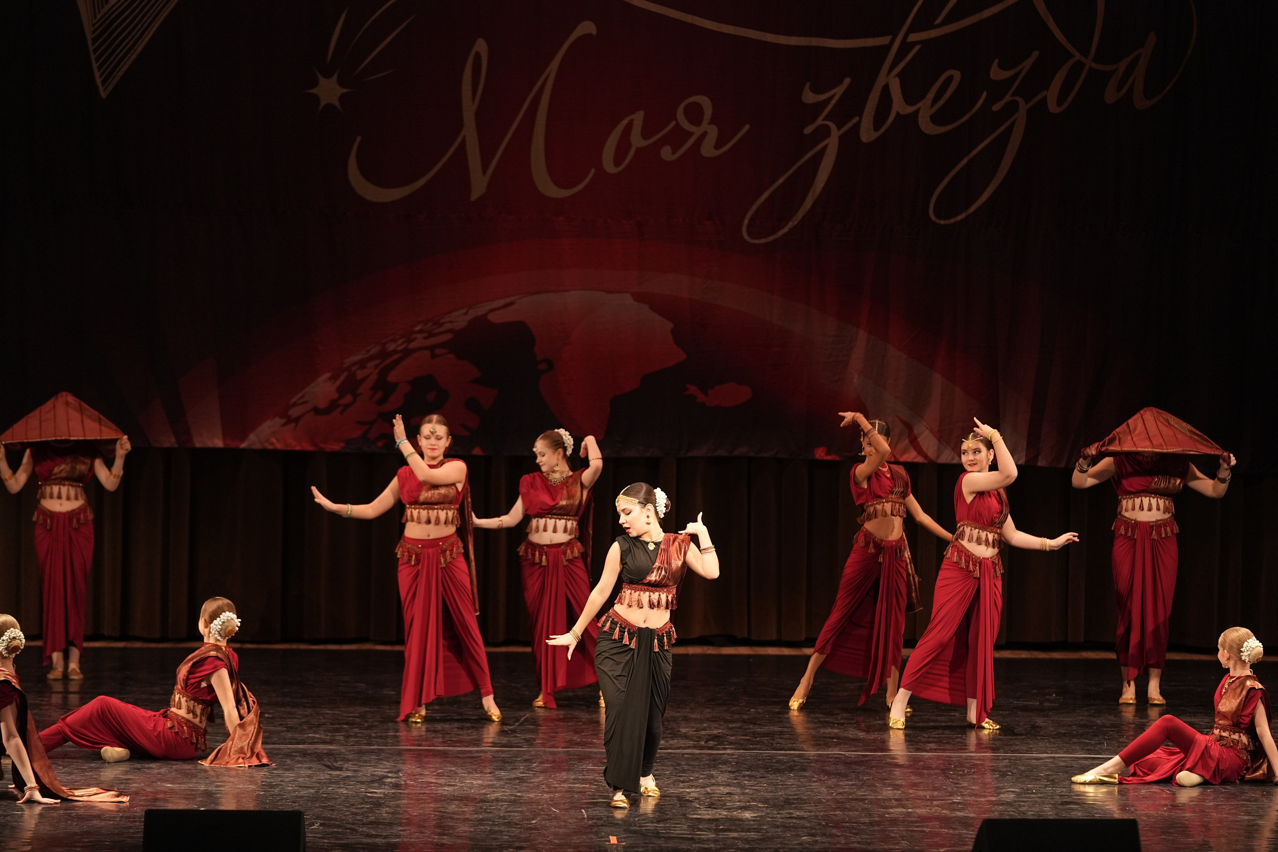 7 декабря, блок 1, г. Москва. Золотое яблочко