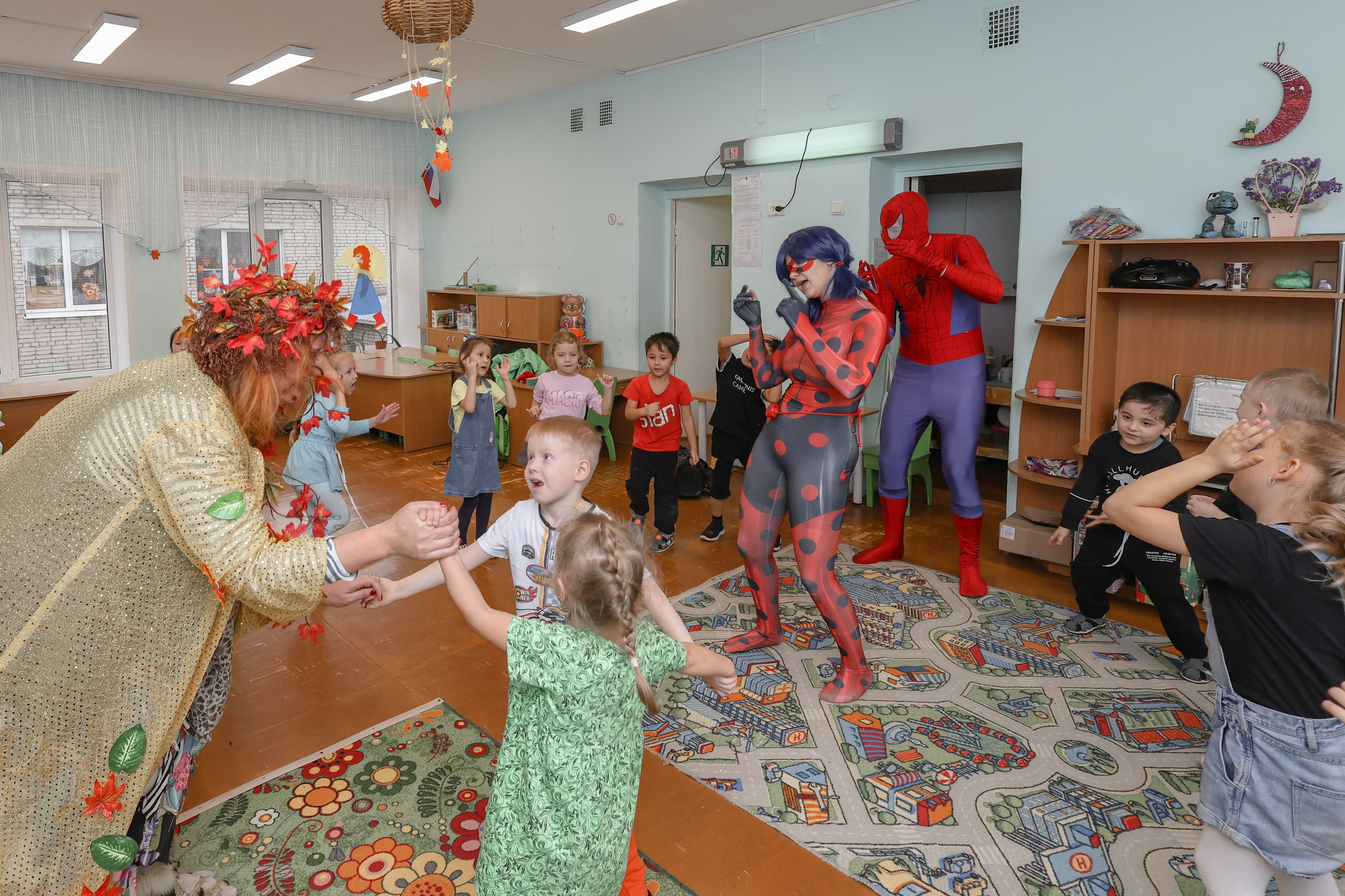 Детский день рождения с Человеком-пауком и Леди Баг