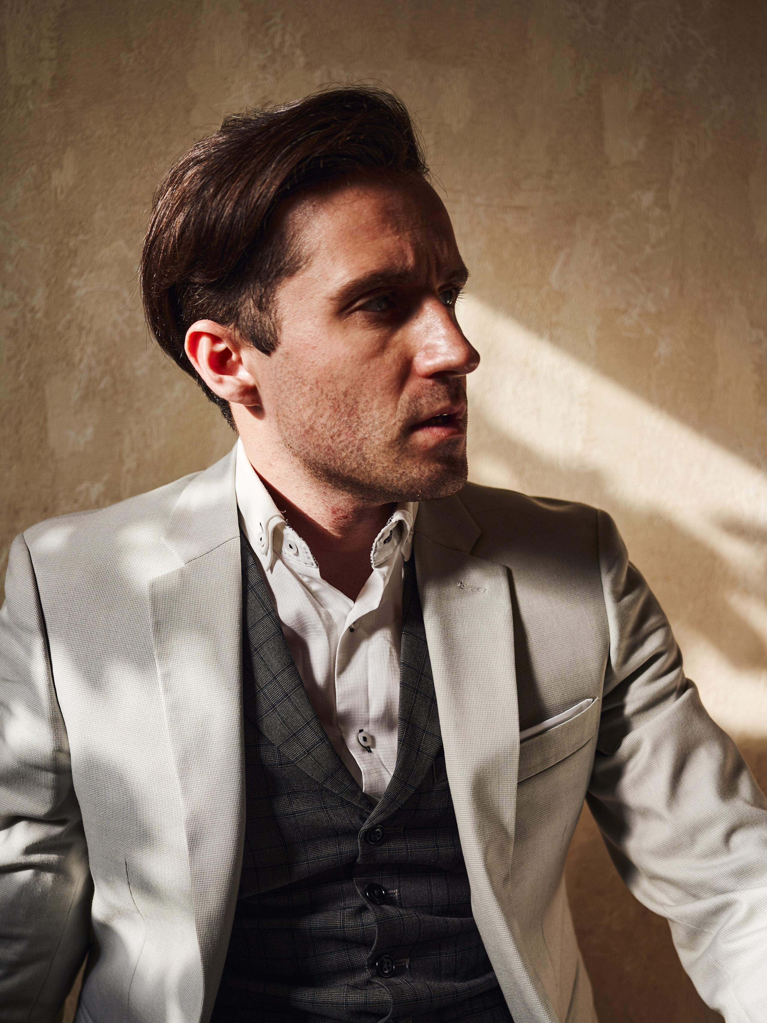 Михаил: имиджевая съёмка в квартире. Фотограф в Москве Анастасия Баева