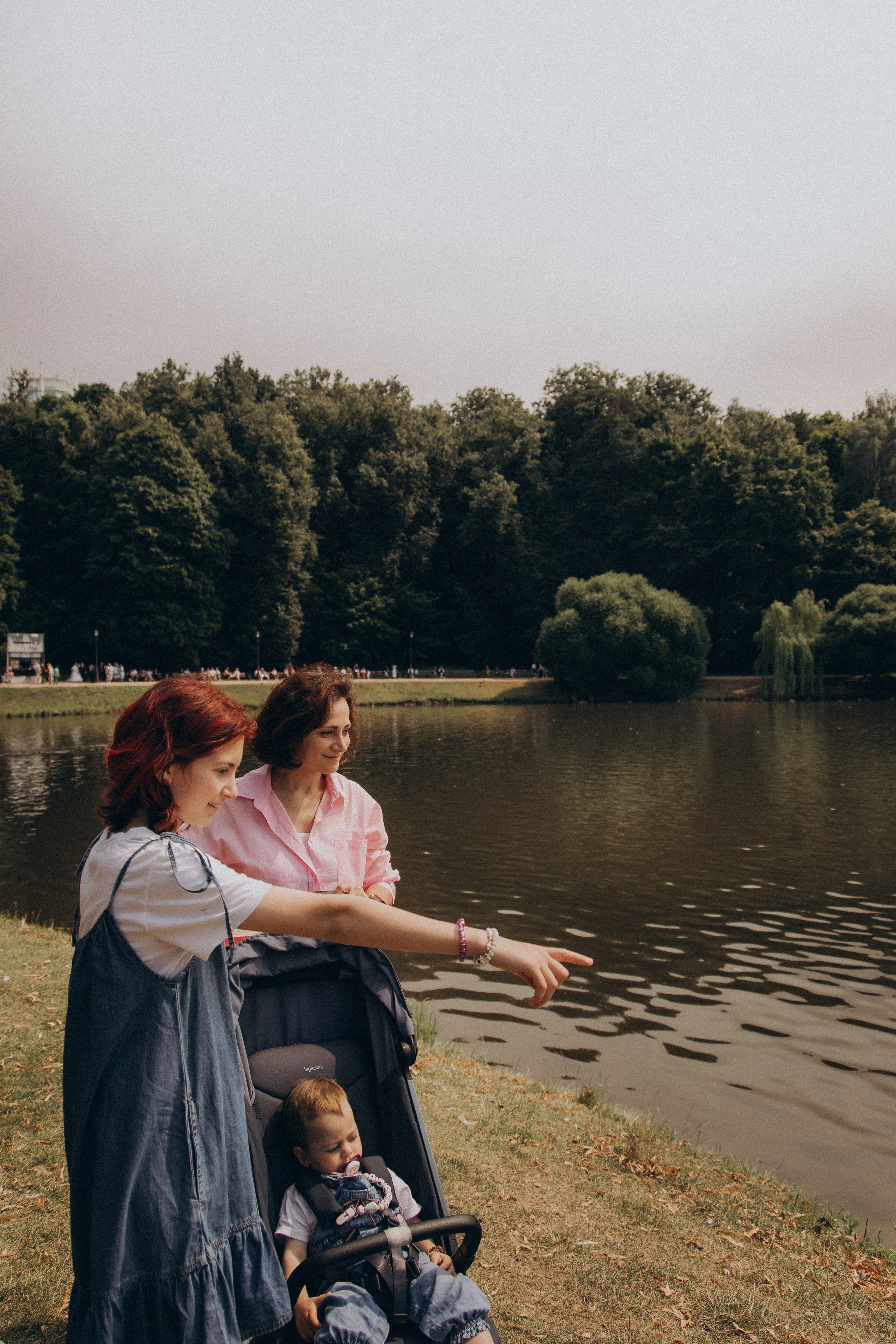 Елена с семьей в Царицыно. Фотограф lifestylе в Москве Пшеничная Анастасия