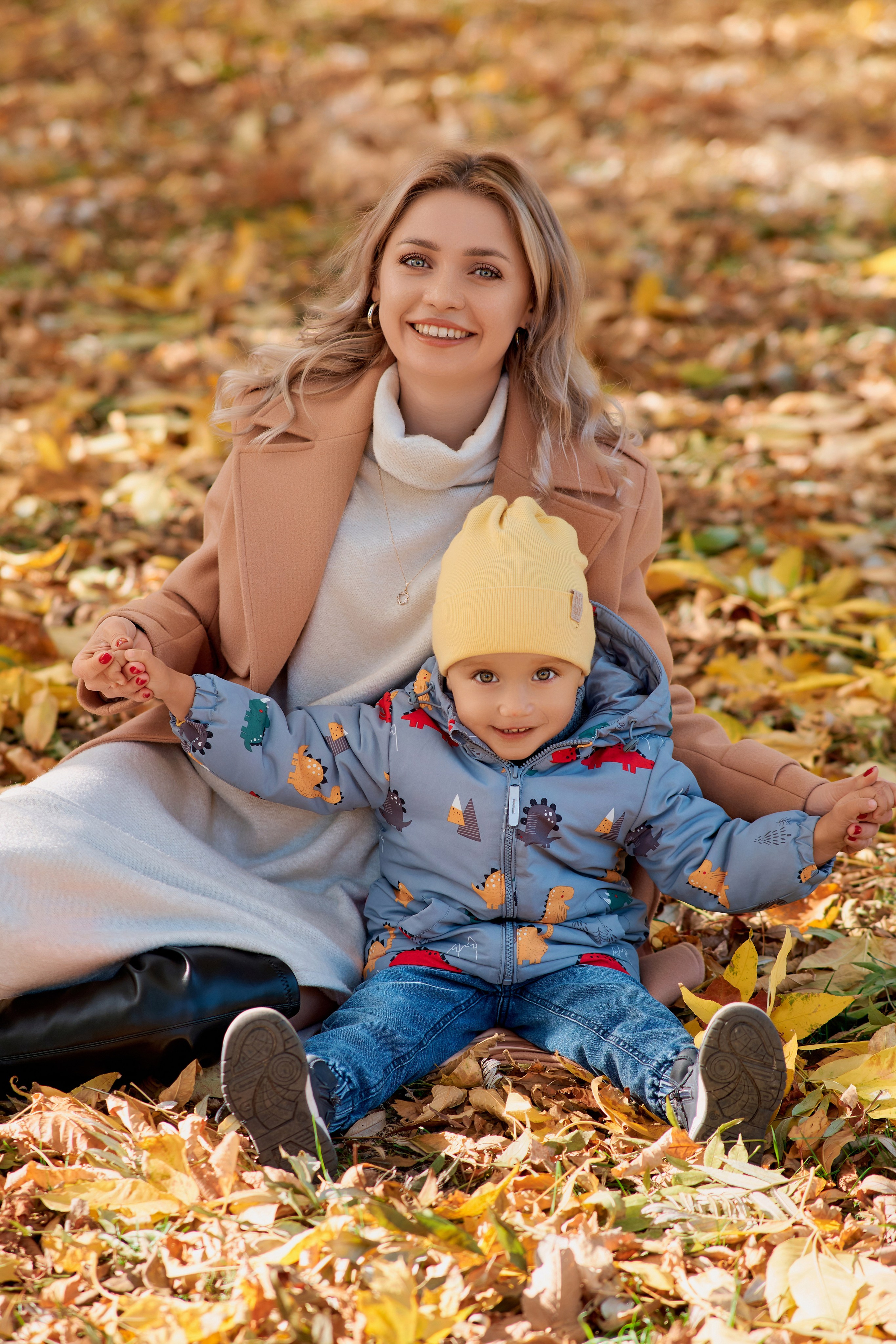 Осенняя прогулка мамы с сыном. Фотограф Таганрог Анна Трайжон