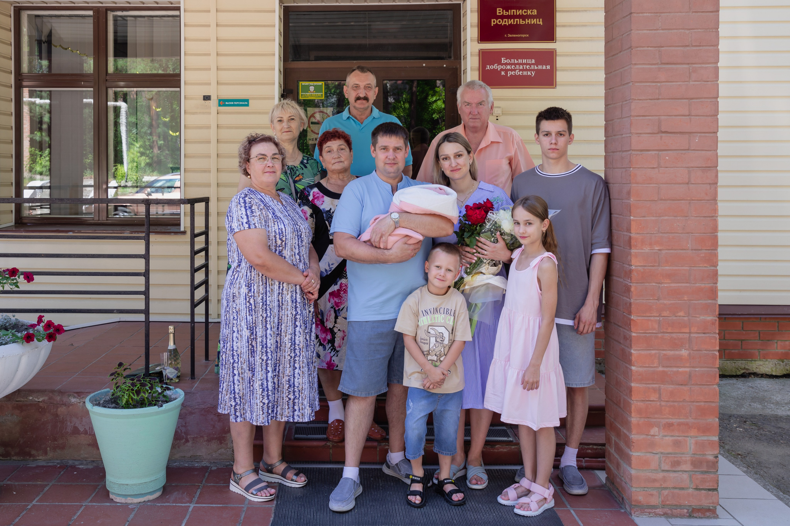 Выписка из роддома. Свадебный, семейный, школьный Фотограф и видеограф Худаноговы Александр и Ирина г. Зеленогорск, Красноярск