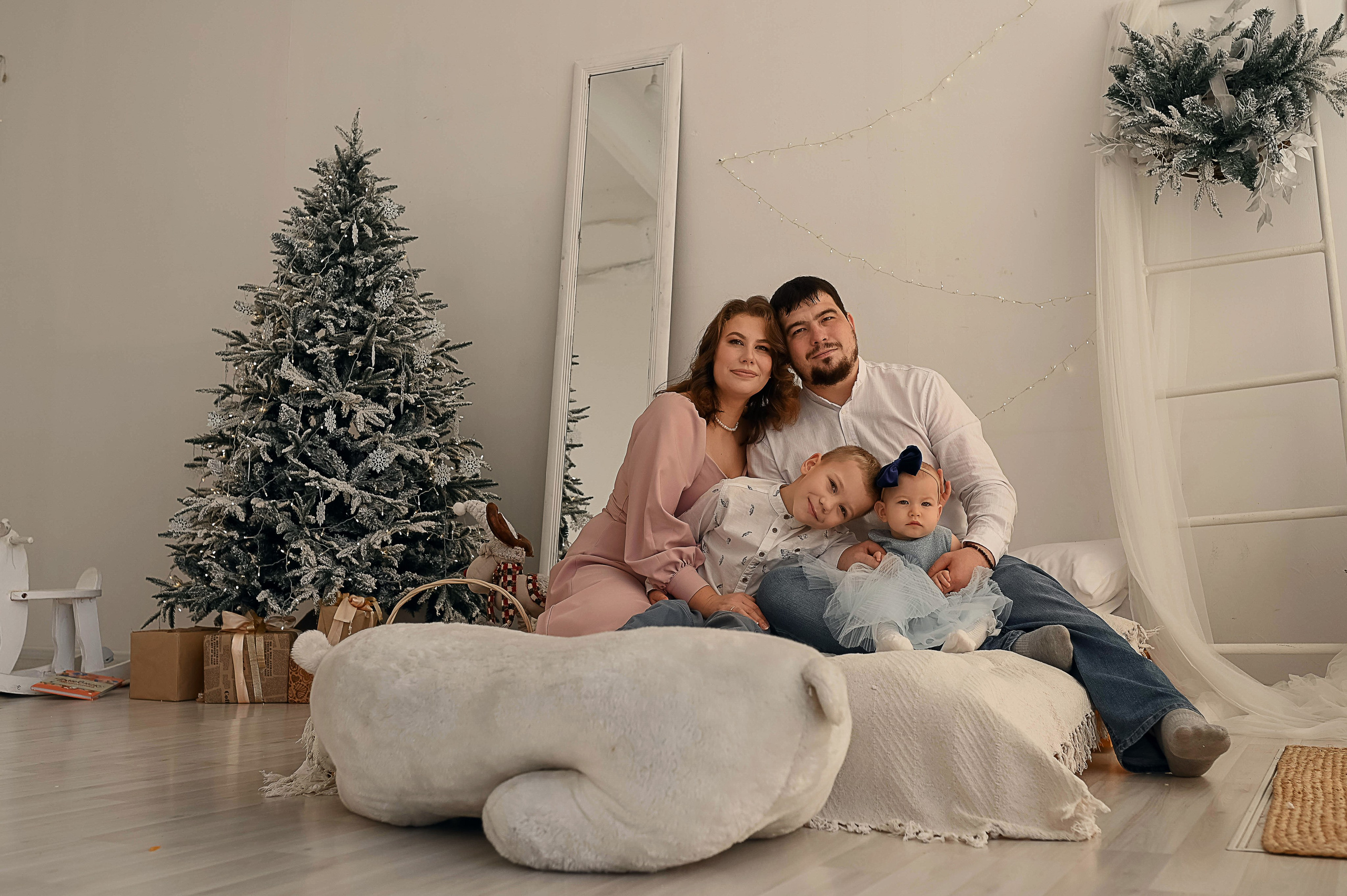 Екатерина, Алексей, Мишаня и Юлечка. Фотографы крещения/венчания  Красноярск Татьяна и Вячеслав Переваловы