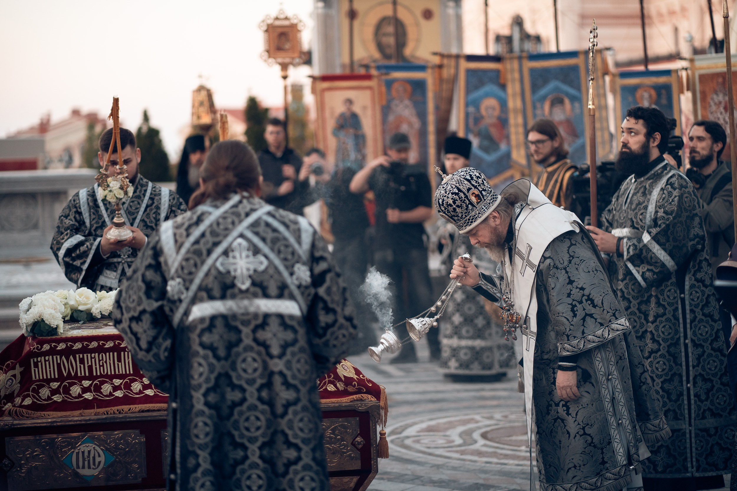 Богослужение Великой пятницы в Херсонесском монастыре Севастополь. Церковный фотограф Севастополь