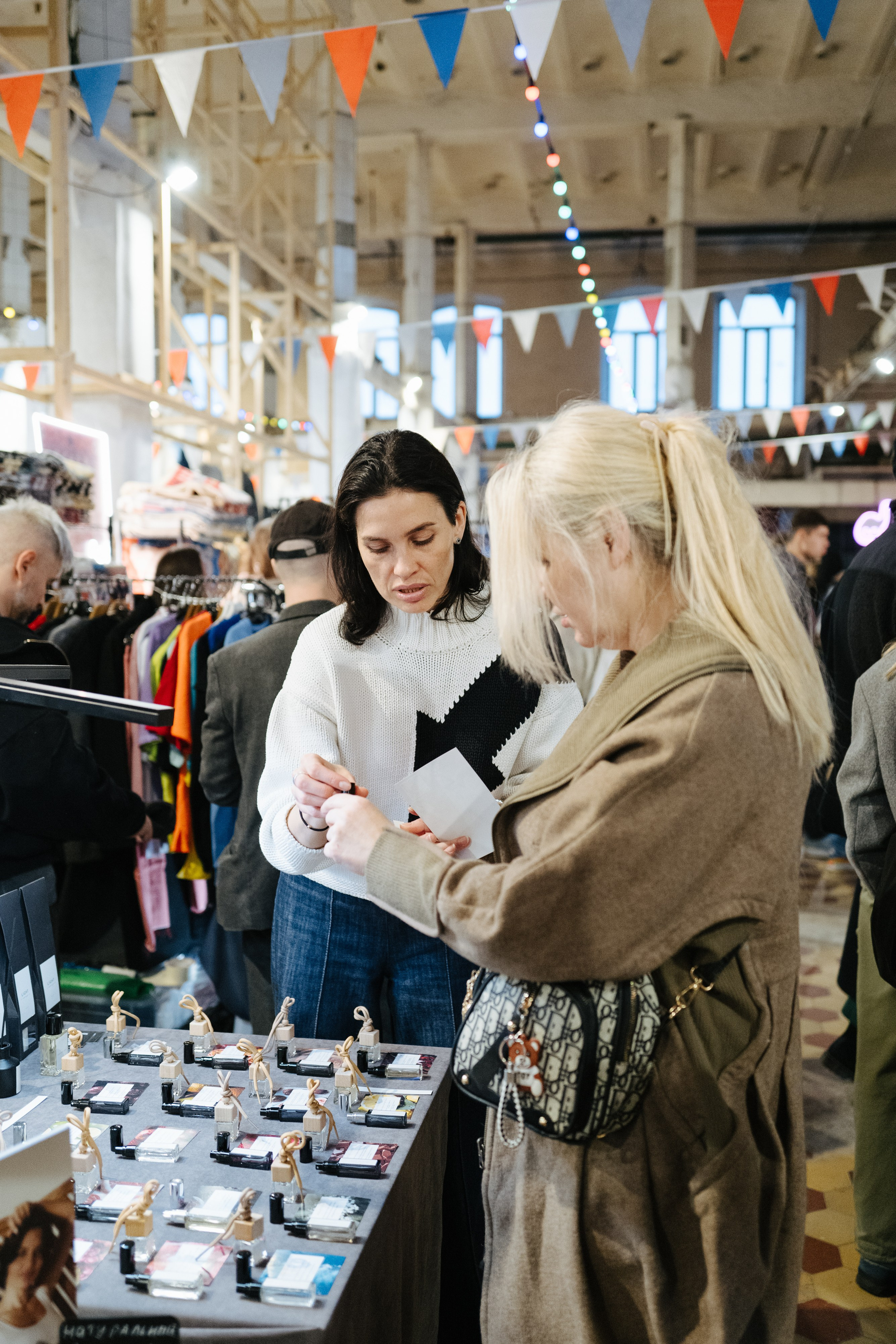 16 ноября 2024 в пространстве «Кристалл» / фото Валерий Белобеев. Фотоотчеты «Ламбада-маркета»