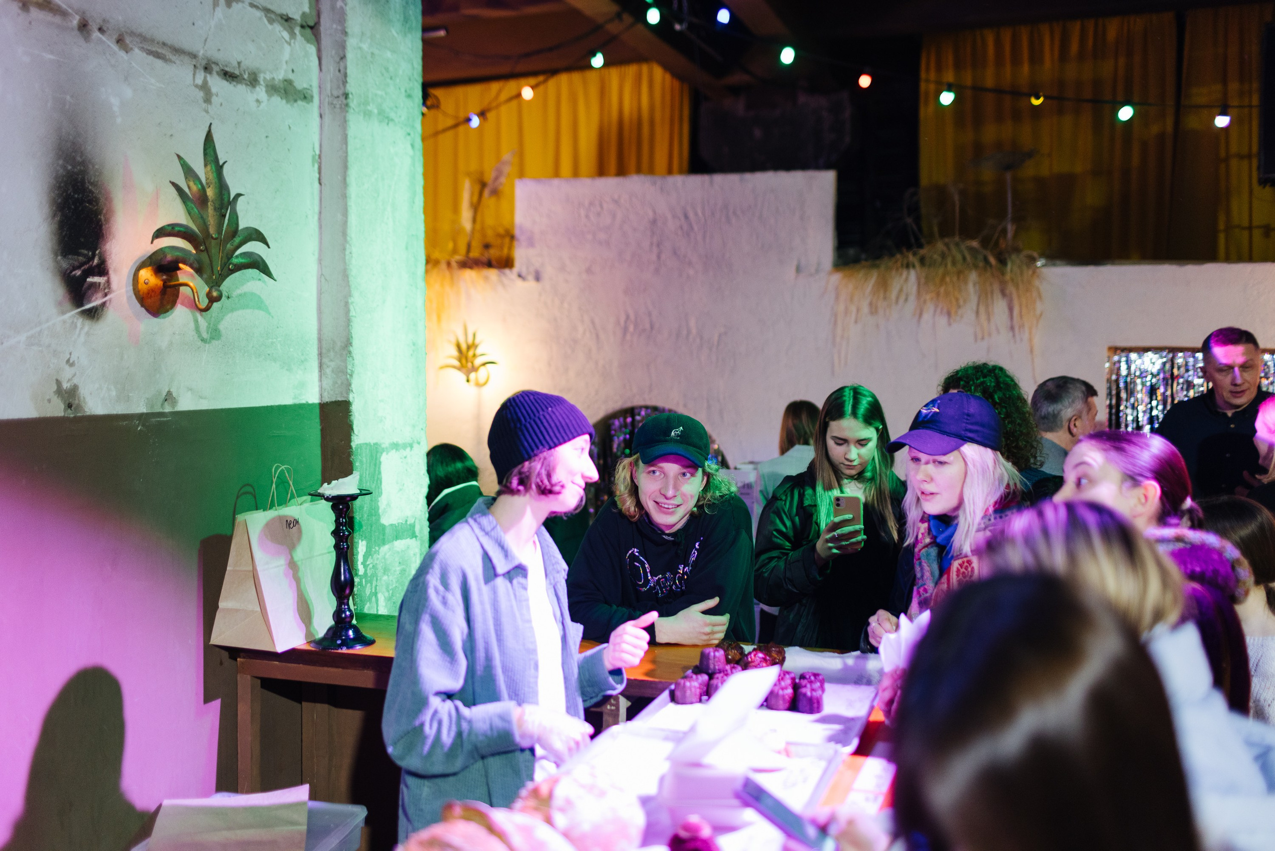 24–25 декабря 2022 в пространстве ПОЛЕ / День 1. Фотоотчеты «Ламбада-маркета»