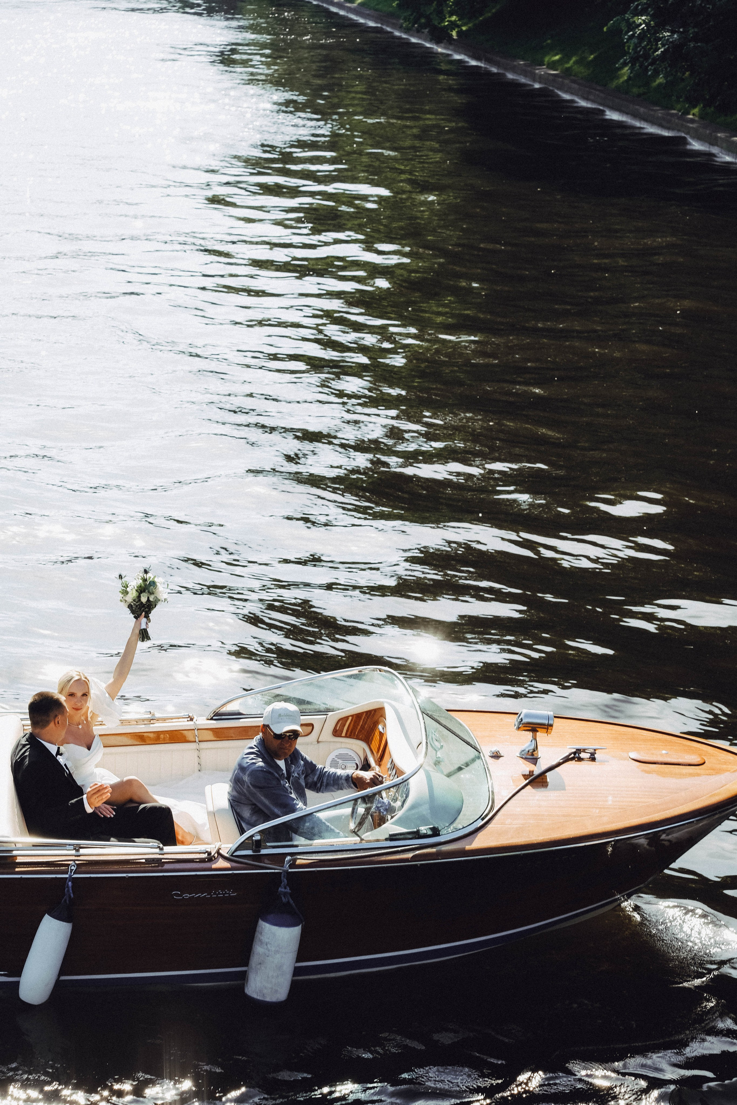 СВАДЕБГНАЯ ПРОГУЛКА ПО КАНАЛ САНКТ-ПЕТЕРБУРГА НА КАТЕРЕ. Профессиональный фотограф, Санкт-Петербург — Виктория Богомолова