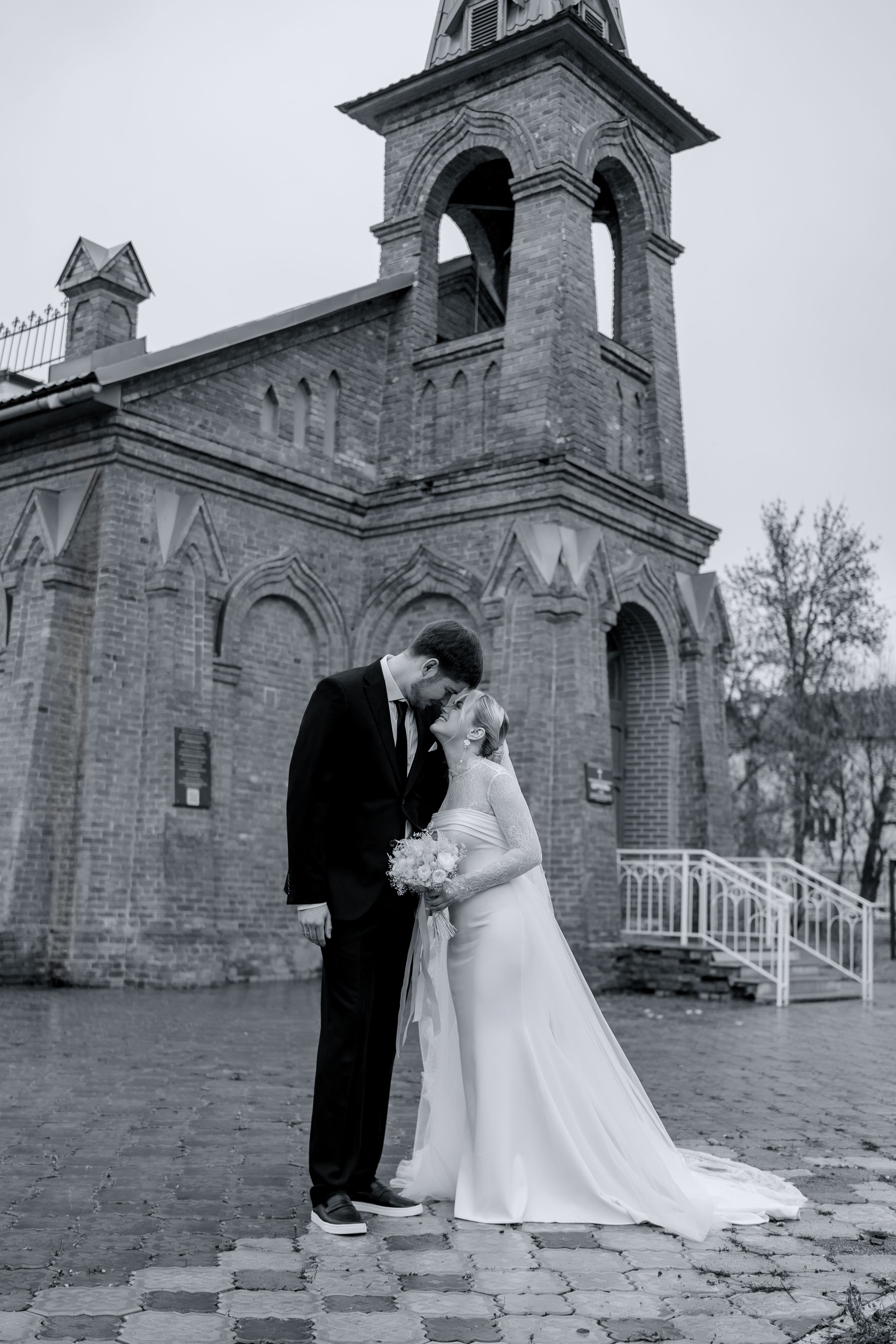 Свадьба в Уфе, венчание в Евангелическо-Лютеранская церкви. Свадебный фотограф в Уфе — Данилова Елена