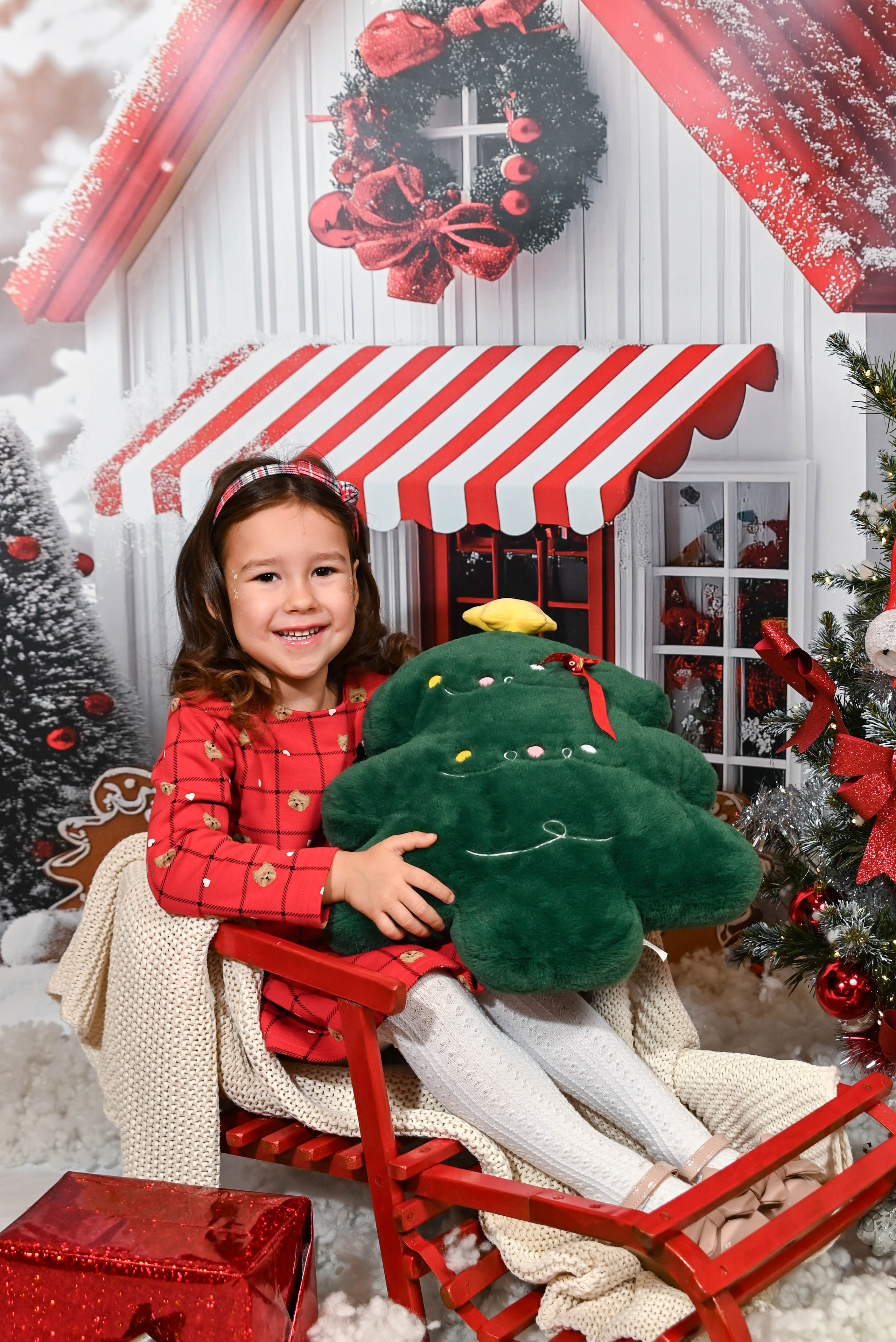 Новогодняя сказка. Выпускные альбомы для детских садов Санкт-Петербург