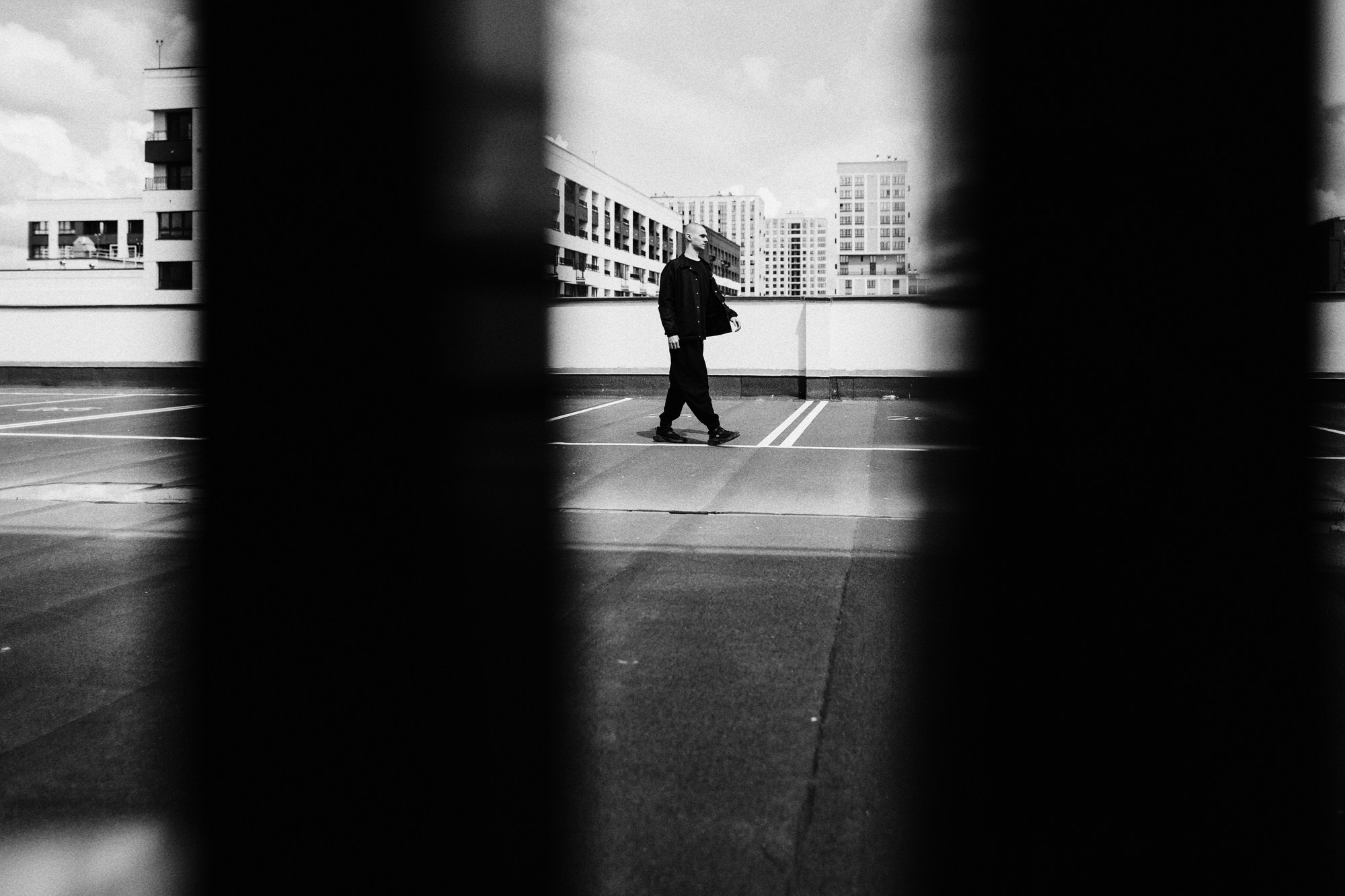 Мужской фотограф Тюмень | Стильная портретная фотосессия на крыше