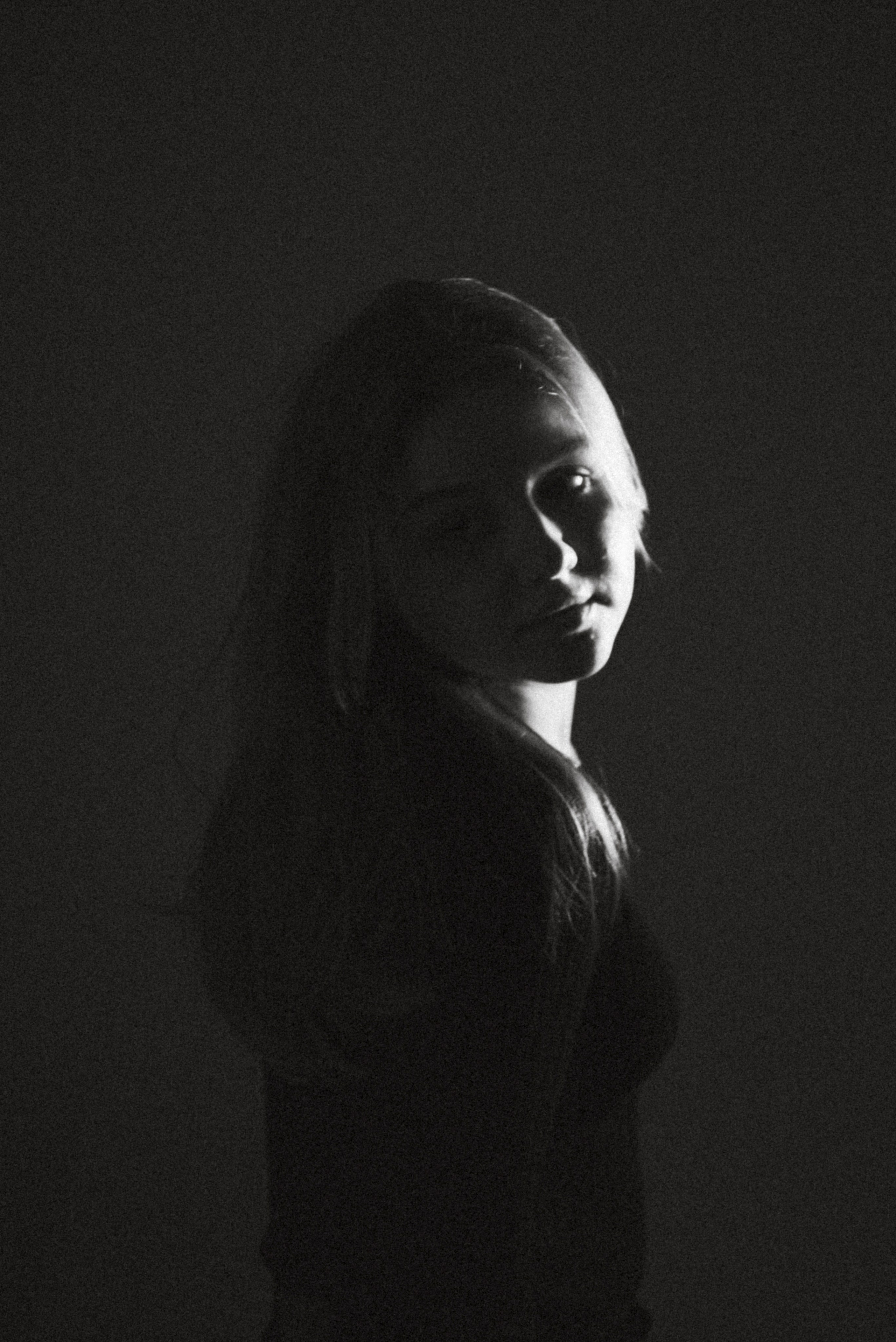 Minimalistic photoshoot in studio with colourful light. Katya Che | Photographer | Beograd