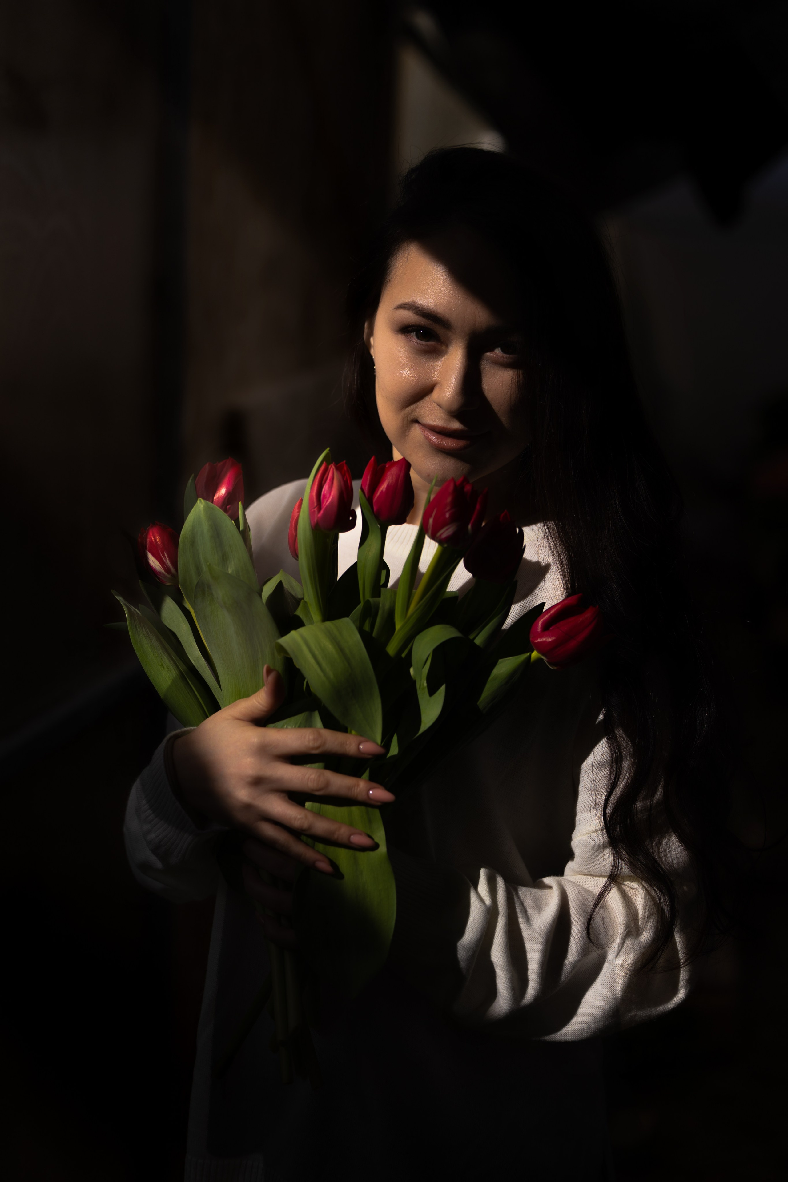 Фотосессия в теплице с тюльпанами. Свадебный фотограф Астрахань