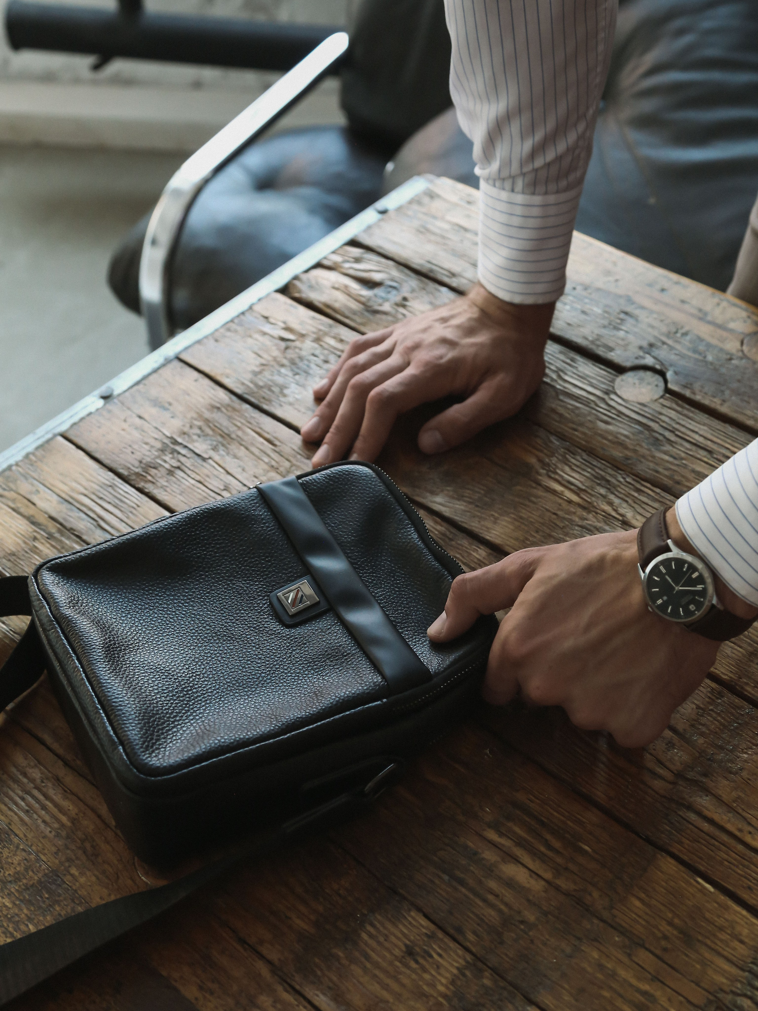 Коммерческая фотосессия мужских сумок для маркетплейсов и социальных сетей. Fashion фотограф в Санкт-Петербурге Савинова Ирина