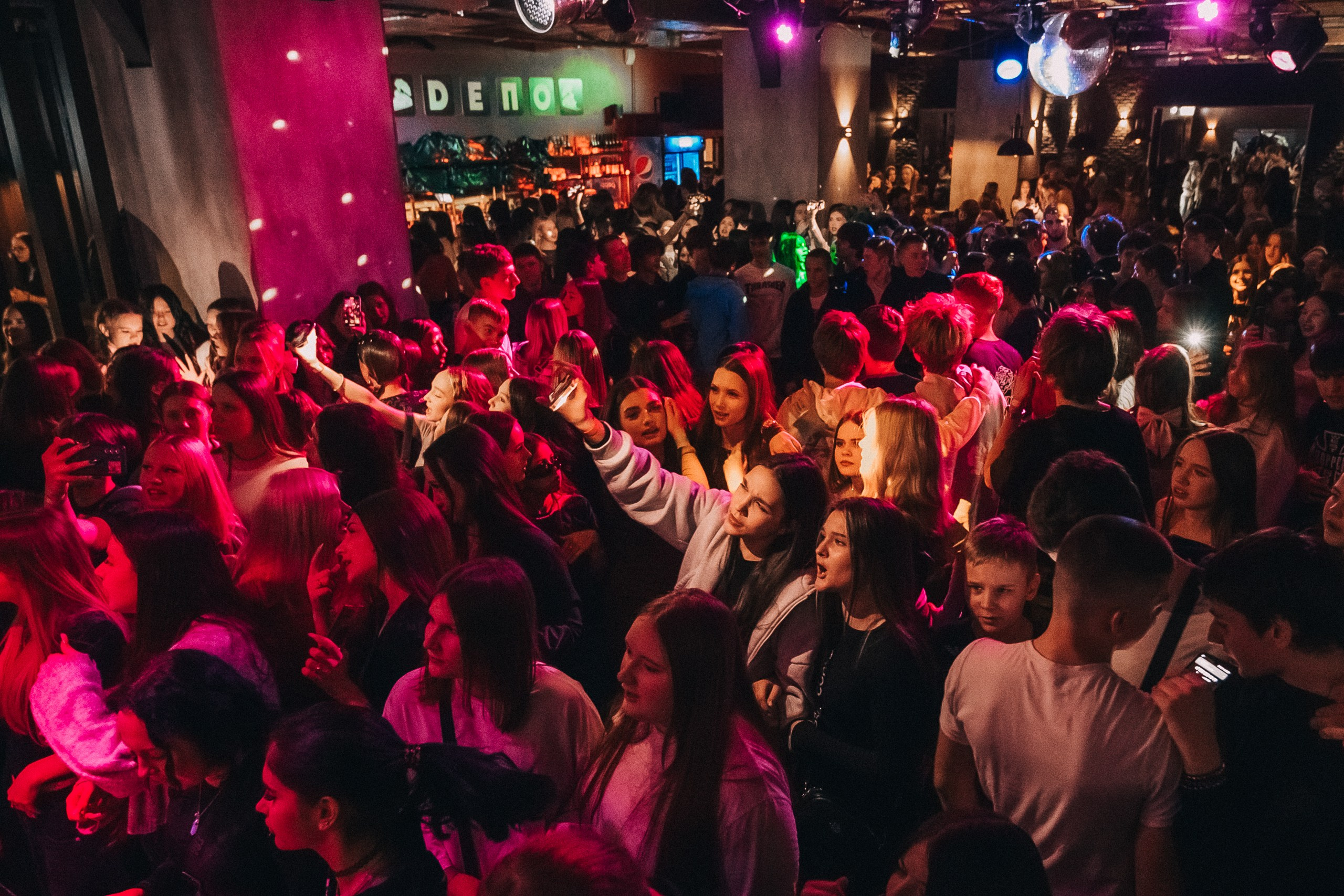 8 MARCH WOMENS DAY PARTY. Фотограф в Кемерово Владислав Шульц