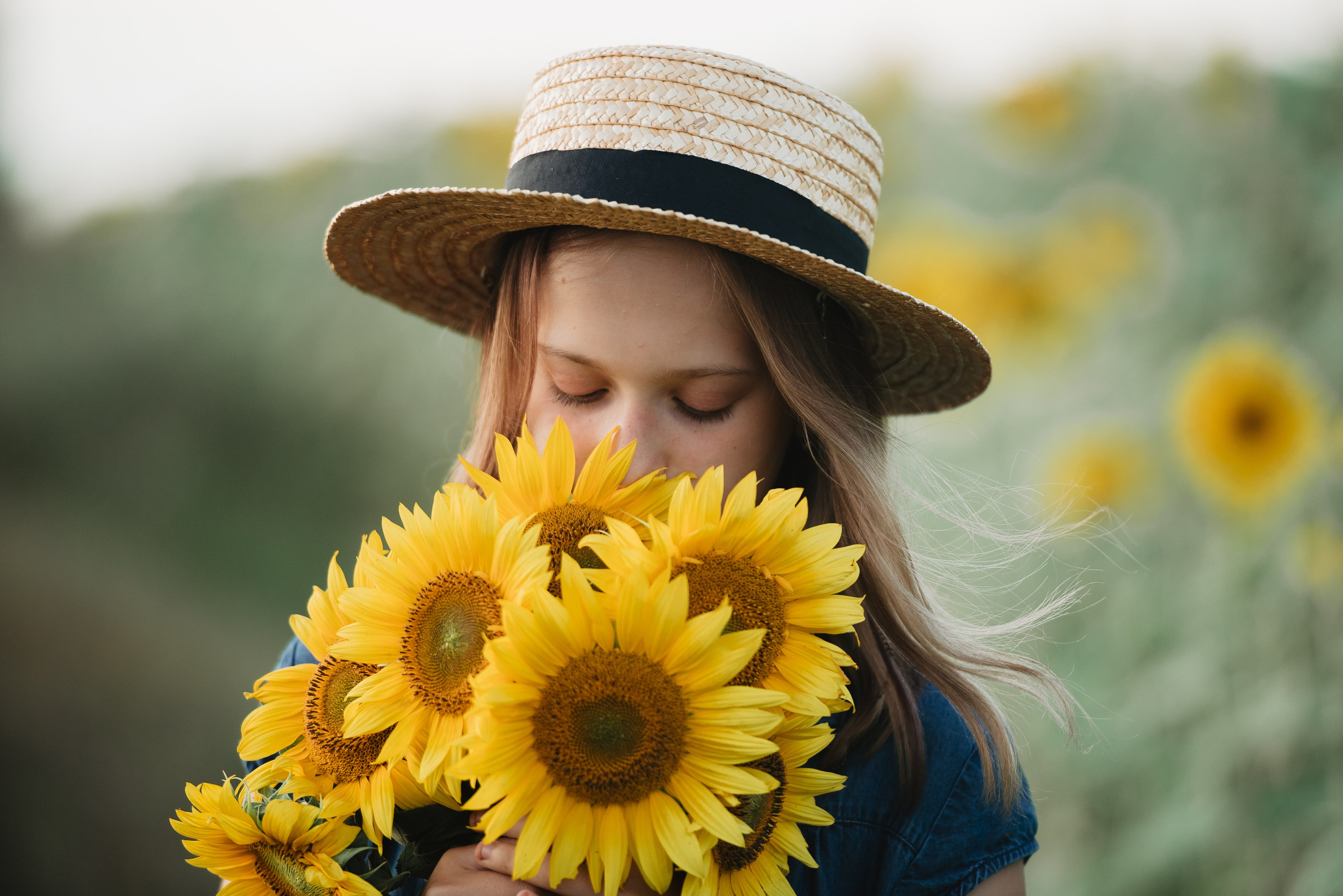 Прогулка в подсолнухах. Семейный Фотограф в Москве Ирина Хохлова
