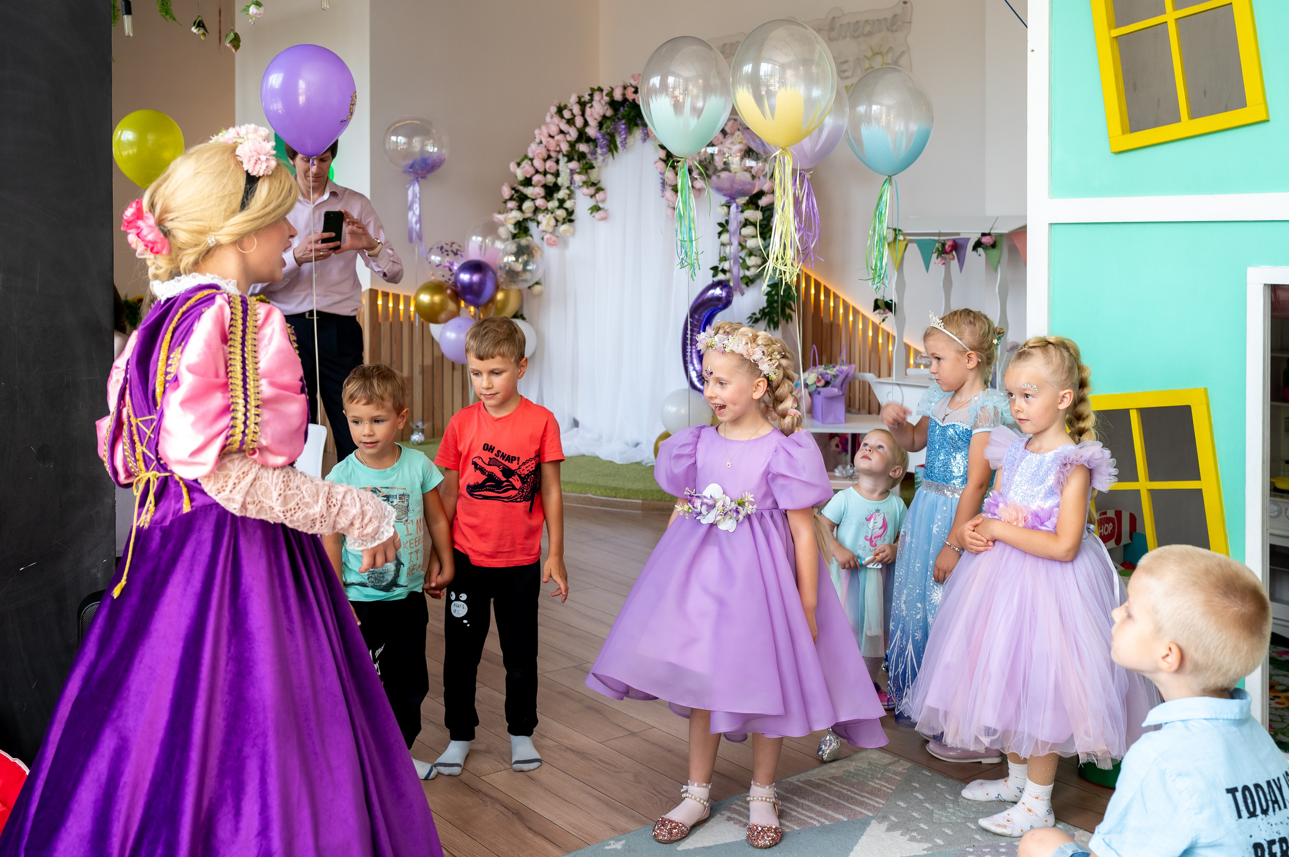 ДР в лофте с фокусником