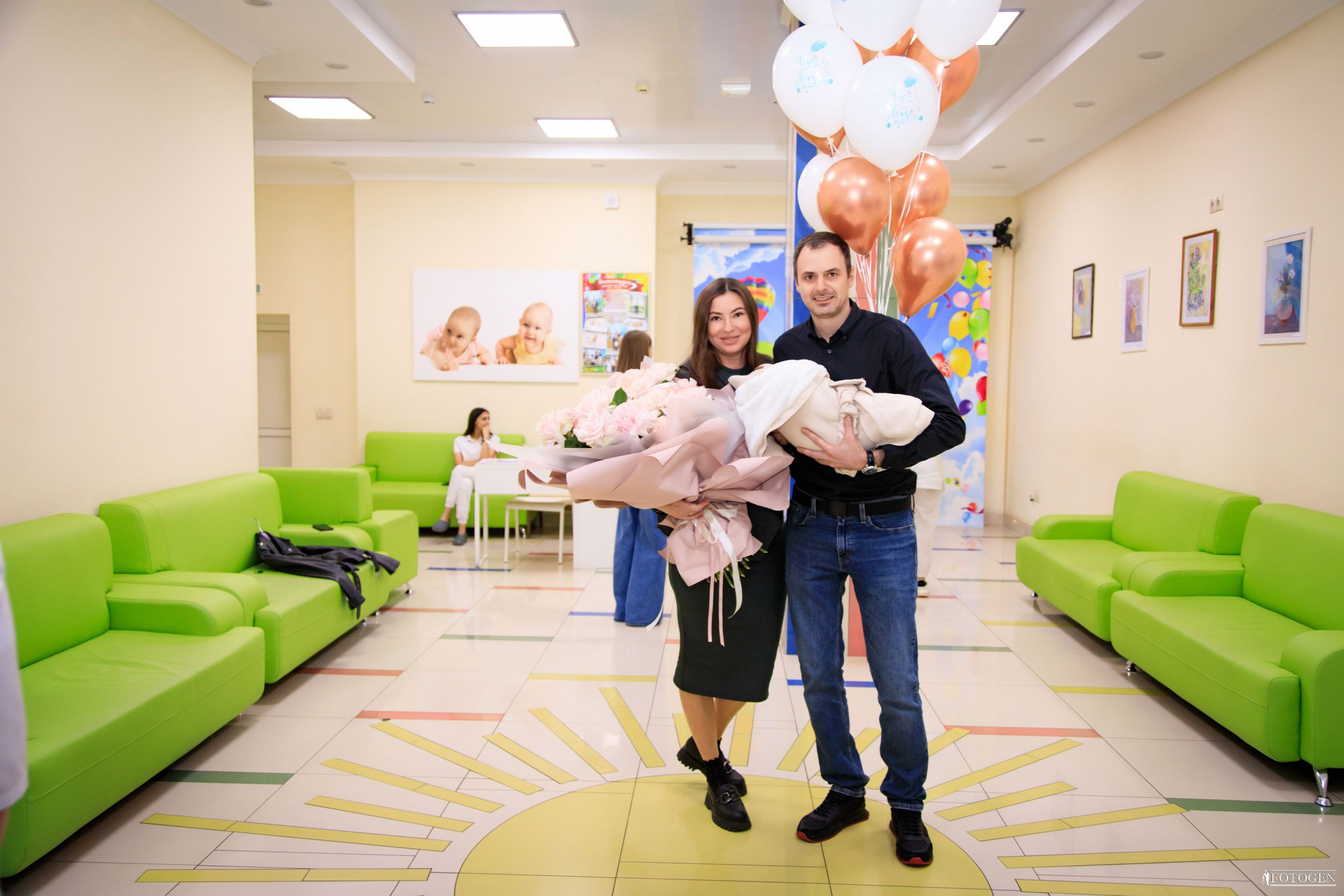 Фотосессия выписки из роддома в Краснодаре | Портфолио Fotogen. Интерьерная фотостудия FOTOGEN г. Краснодар