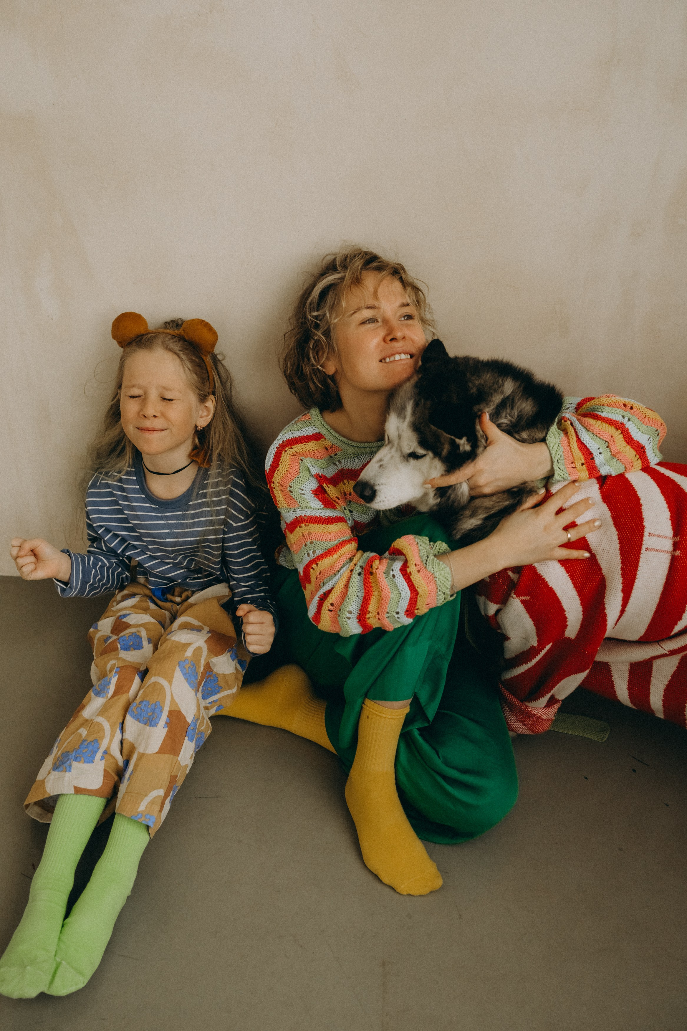 Катя, Лида, Вольт. Главная