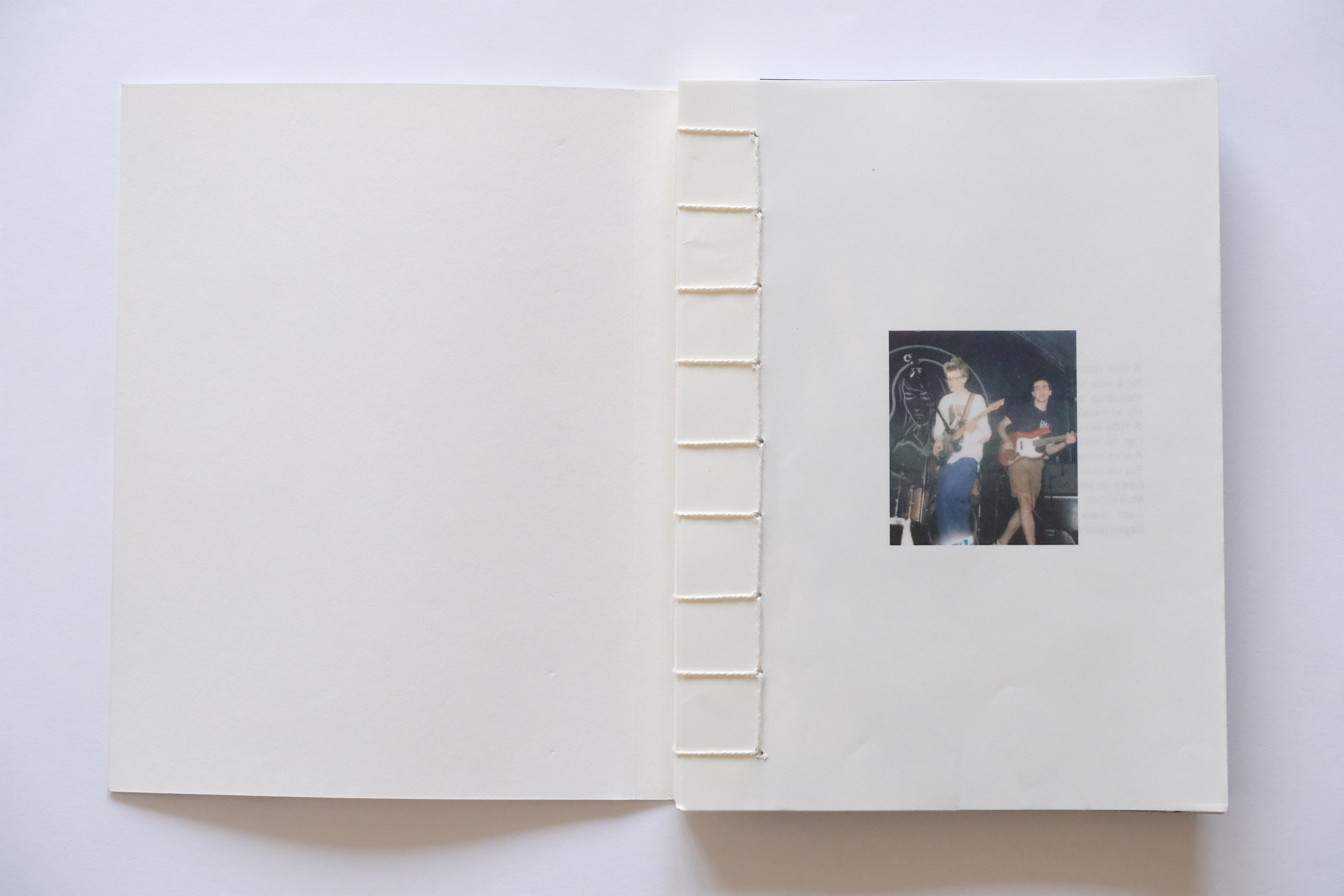 Липкий пол [книга]. Аня белка — художница и фотограф