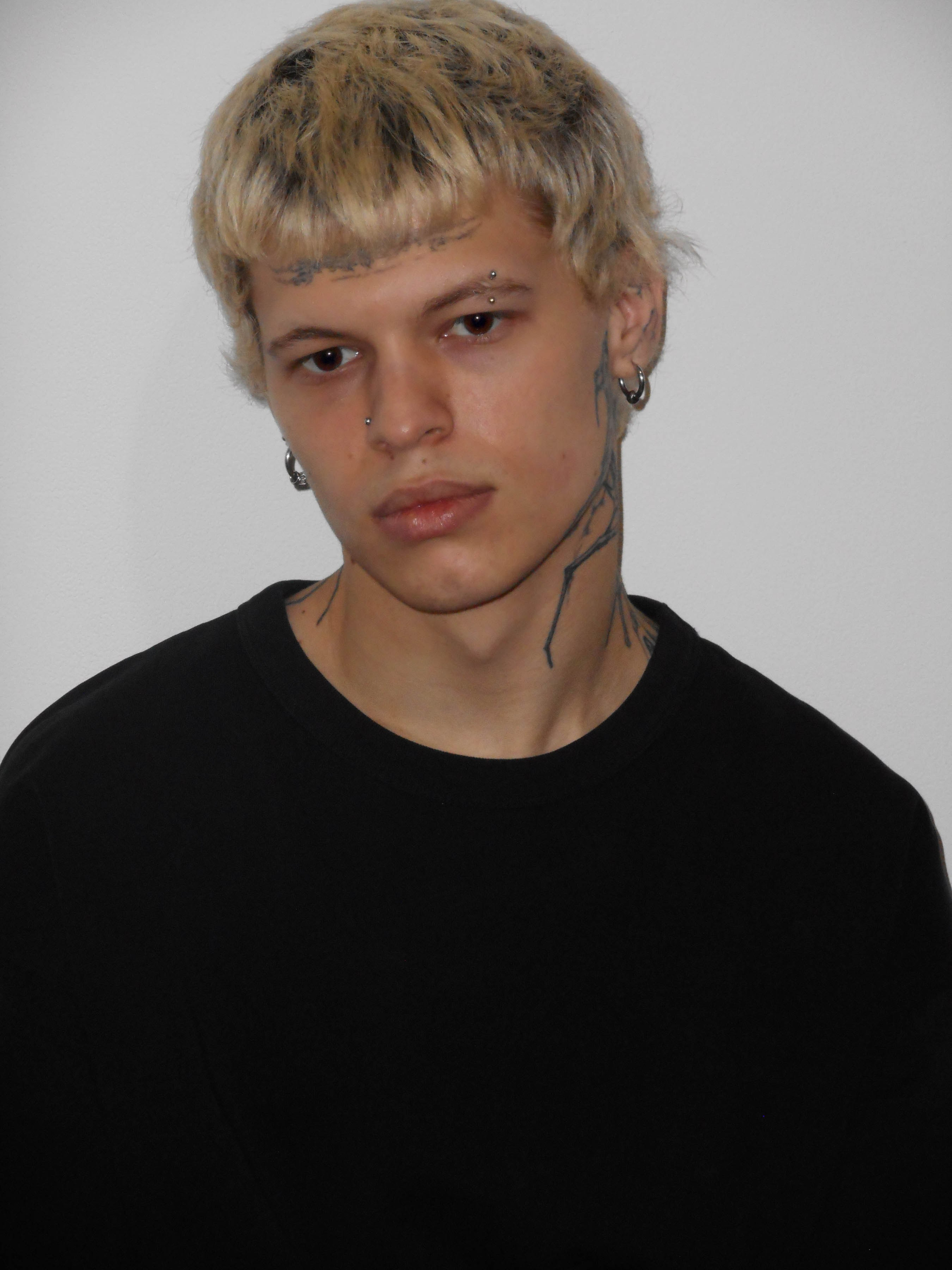 Виктор. Главная