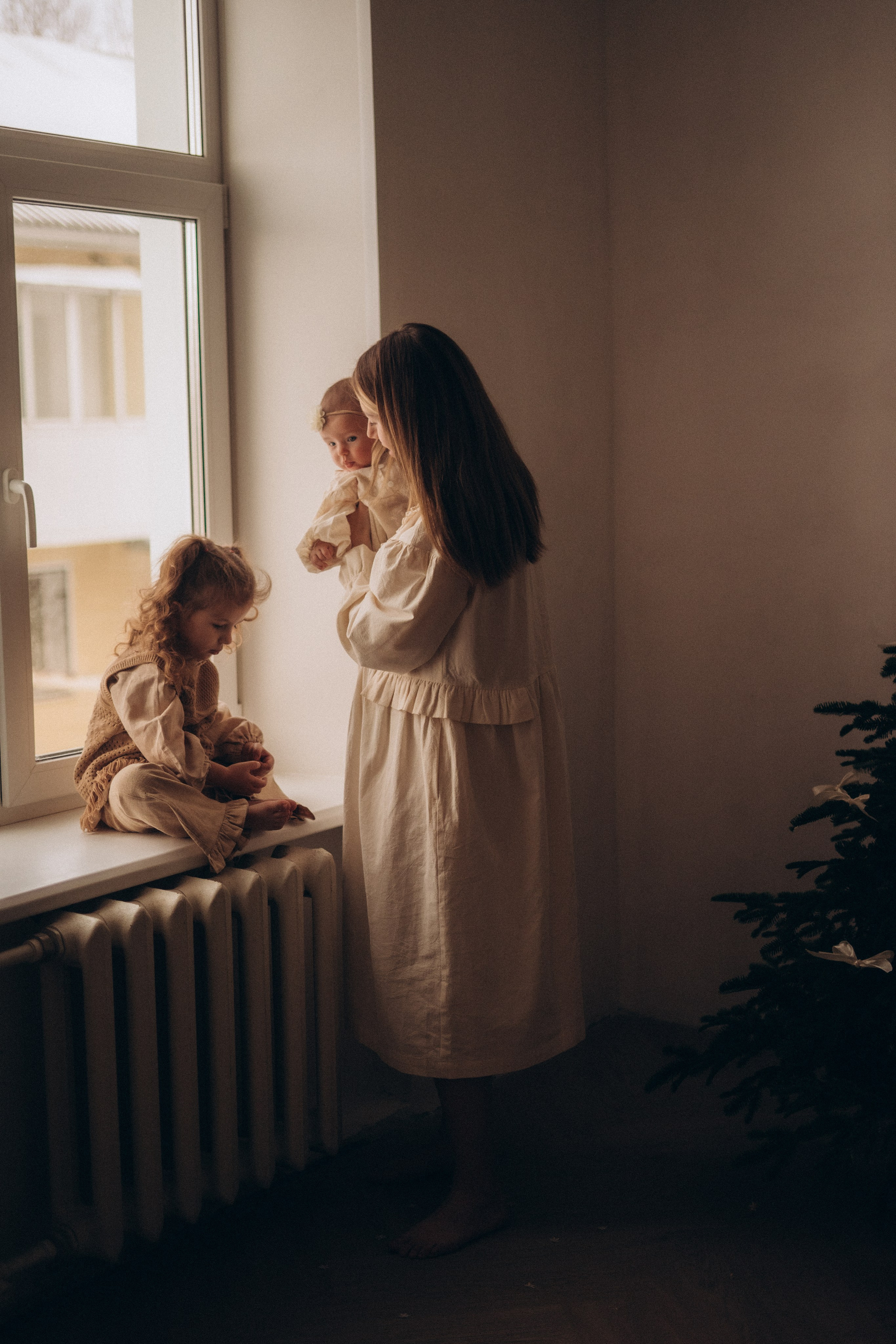 Женя, Ваня, Таисия и Есения. Главная