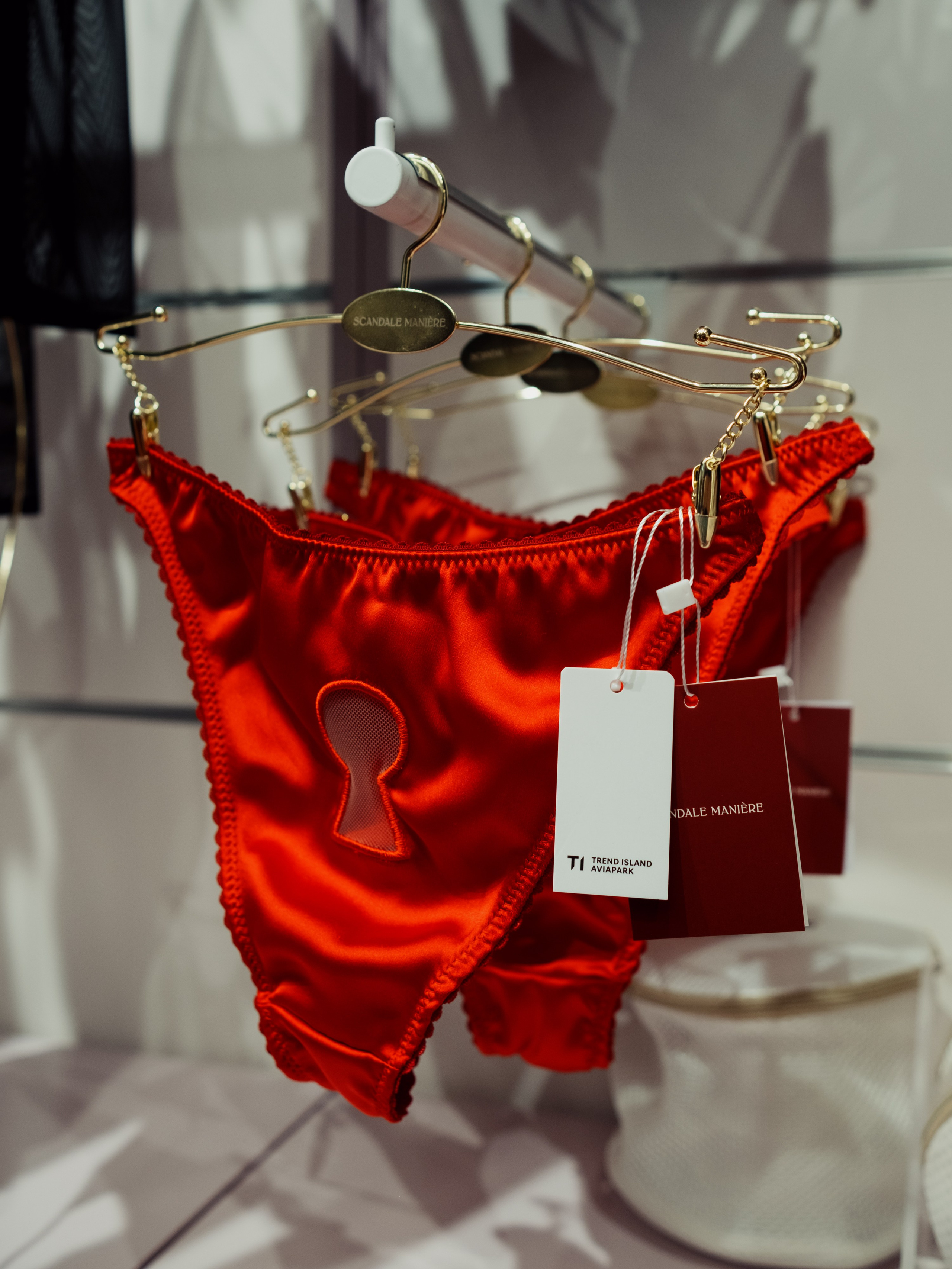 SCANDALE MANIERE. Репортажный и портретный фотограф в Москве Илья Спиридонов