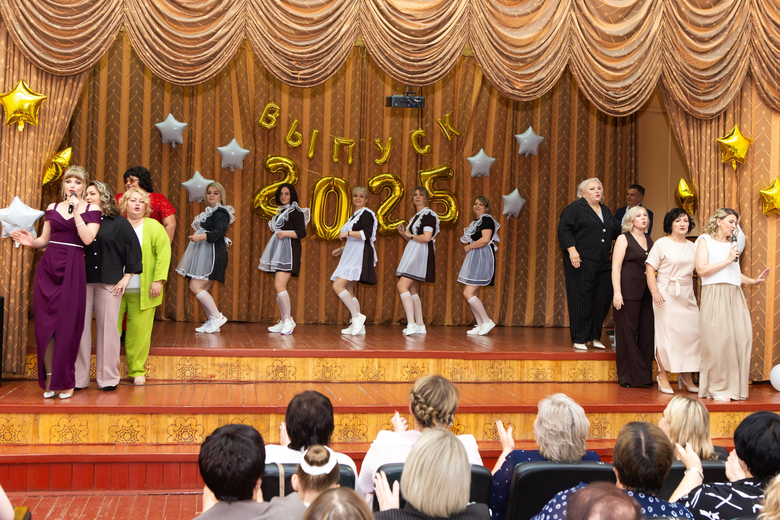 Вручение дипломов 2025 9 ШКОЛА МЦЕНСК. ТВОЙ АЛЬБОМ / ТВОИ ПРАВИЛА