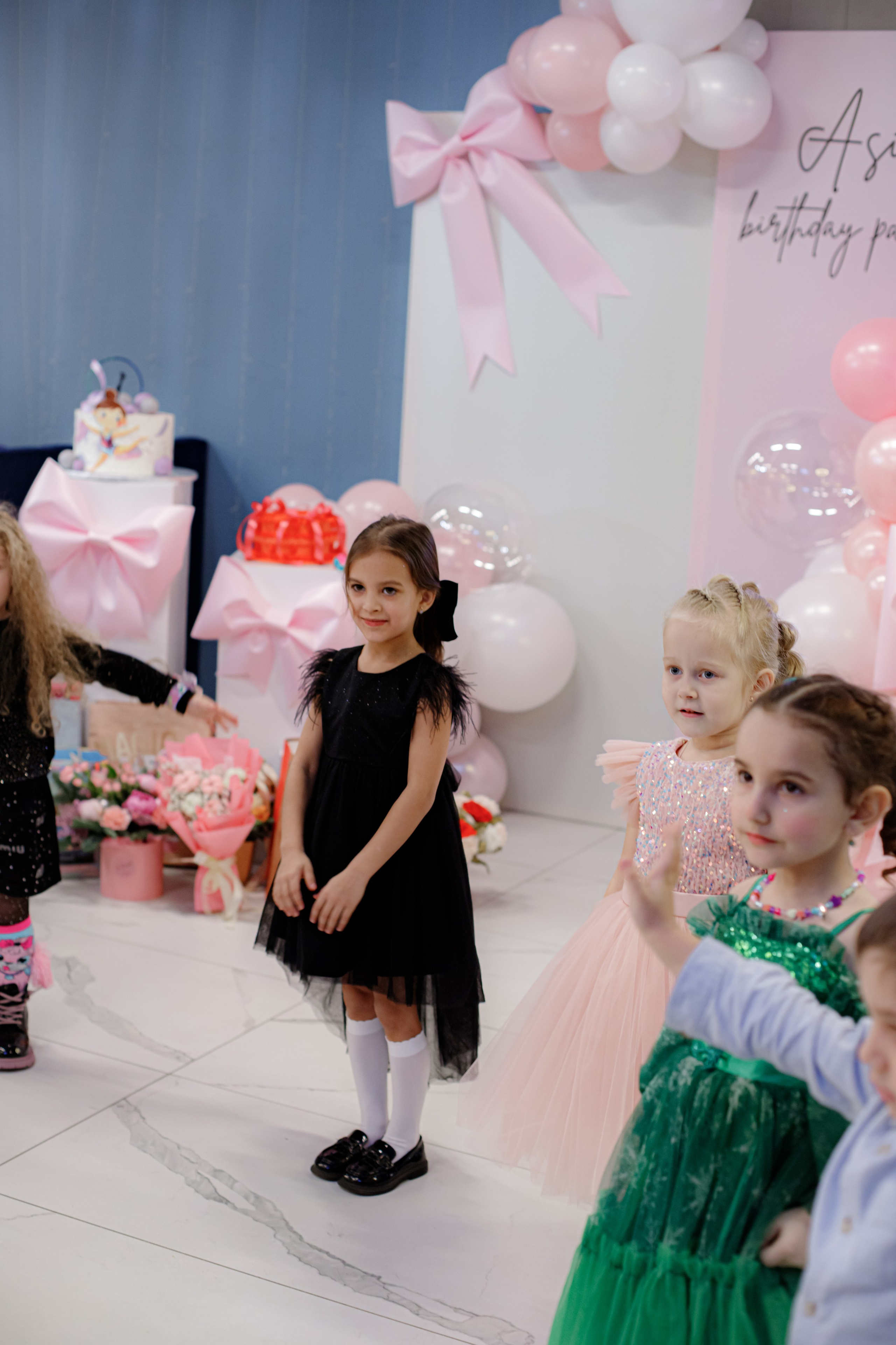 ASIA'S BIRTHDAY PARTY. Photokarish