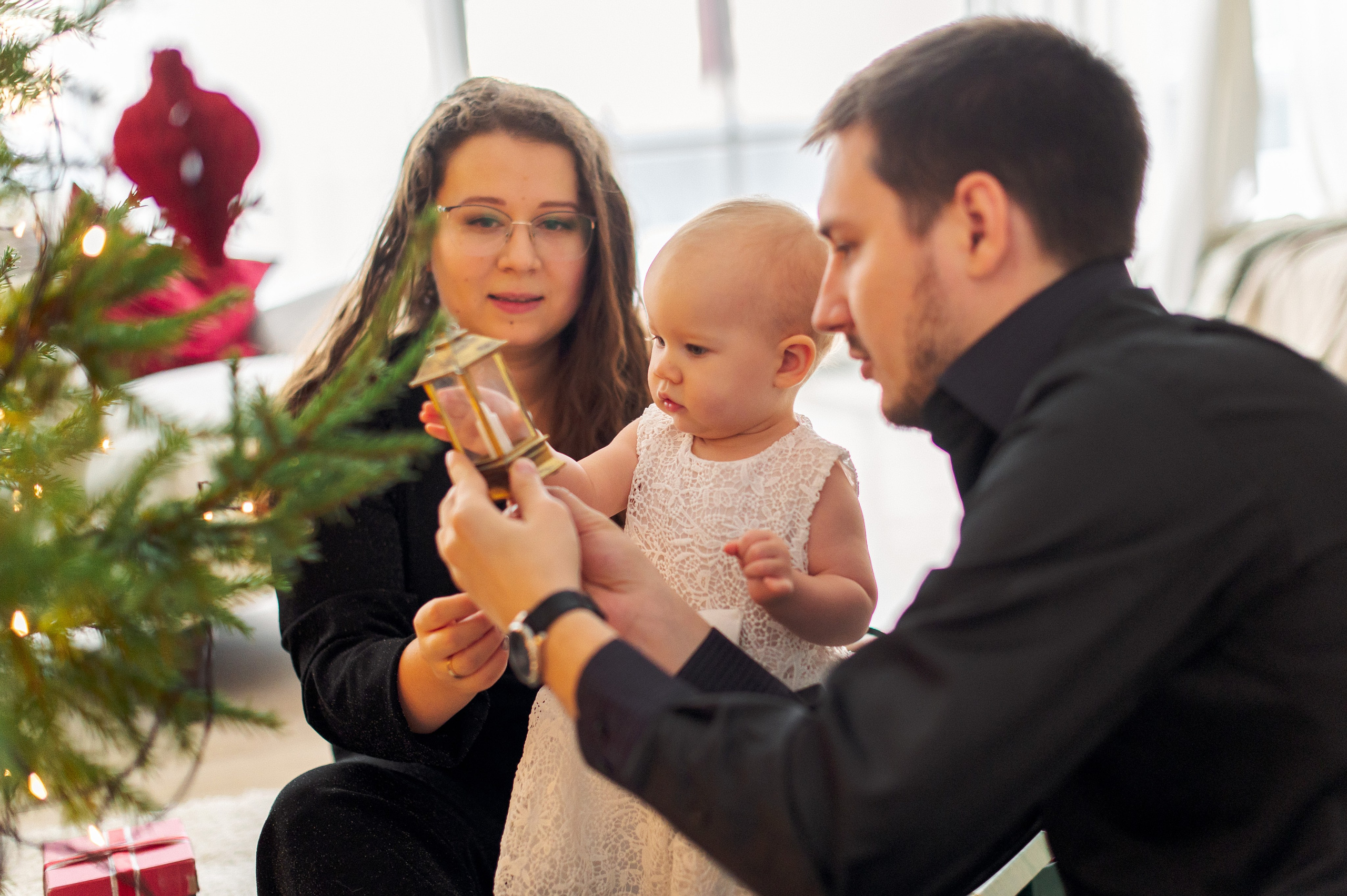 Семейная новогодняя фотосессия в студии. Семейный и свадебный фотограф в Санкт-Петербурге Гришин Юрий