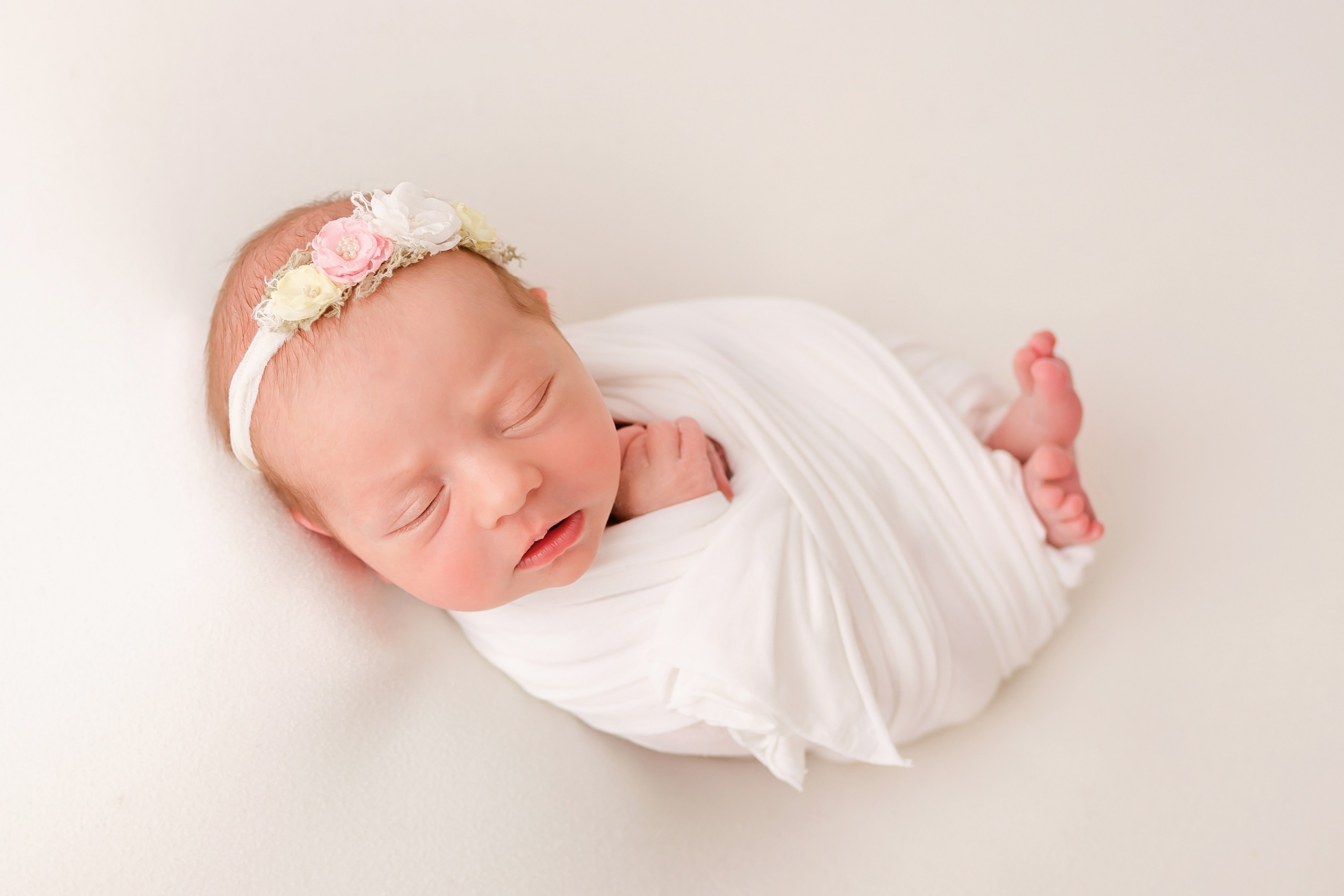 Маленький цветочек. Фотограф Новорожденных и беременности г. Тюмень