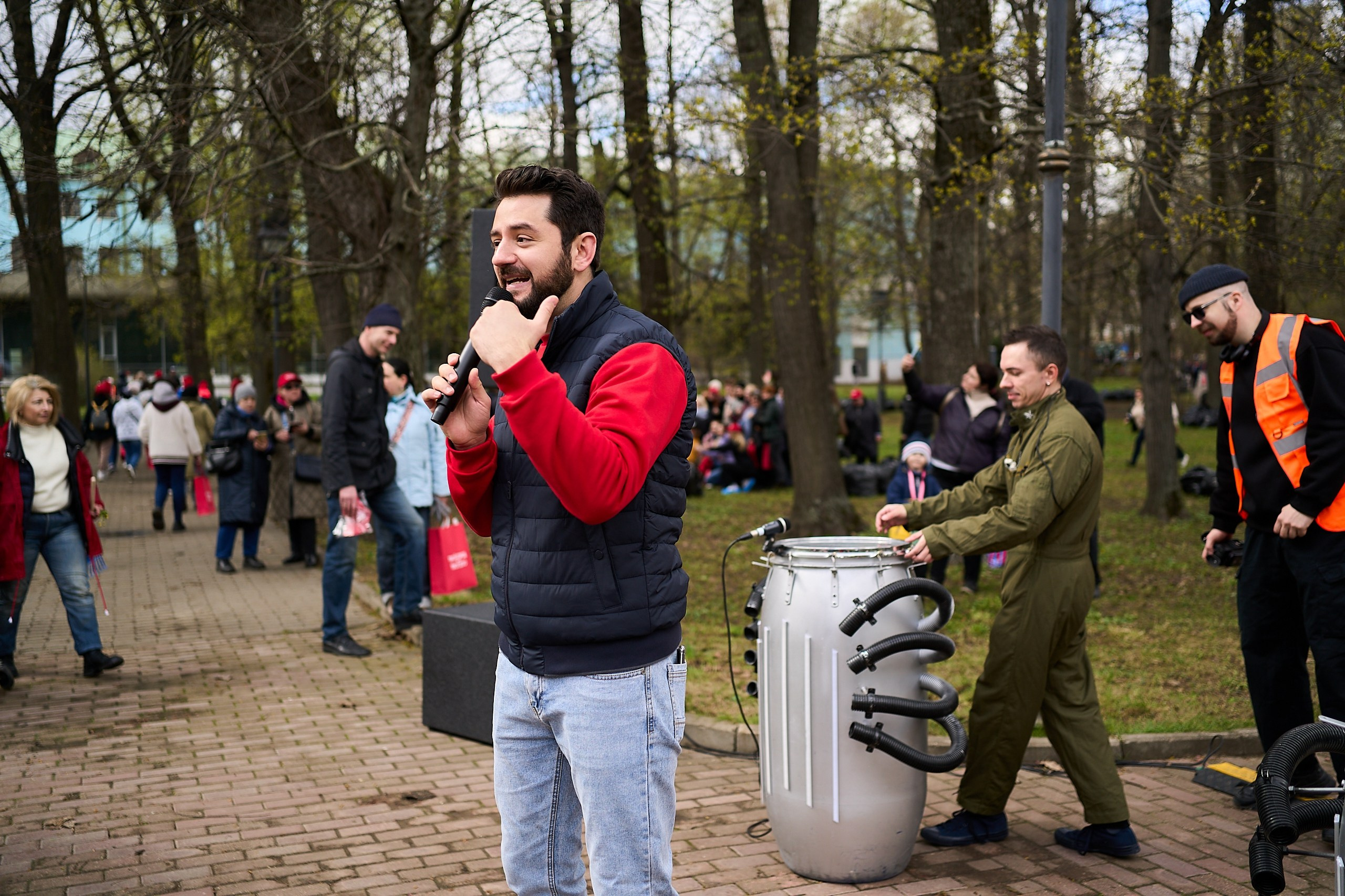 Субботник у Управления делами Мэра и Правительства Москвы. Фотограф и Видеограф в Москве. Олег Корушев
