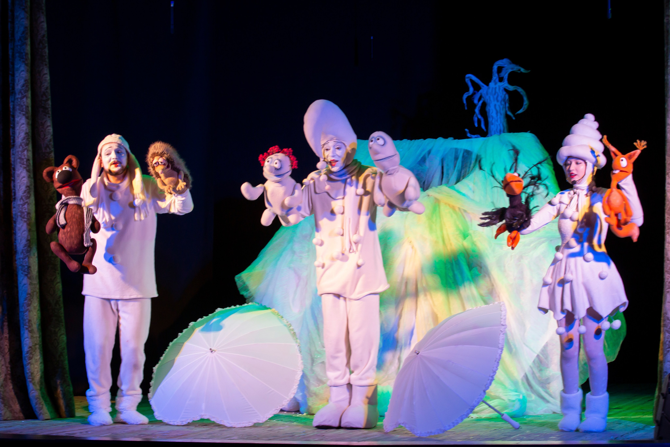 Спектакль Снежные человечки — театр Саквояж. Фотограф в Сочи Юрий Шептаев