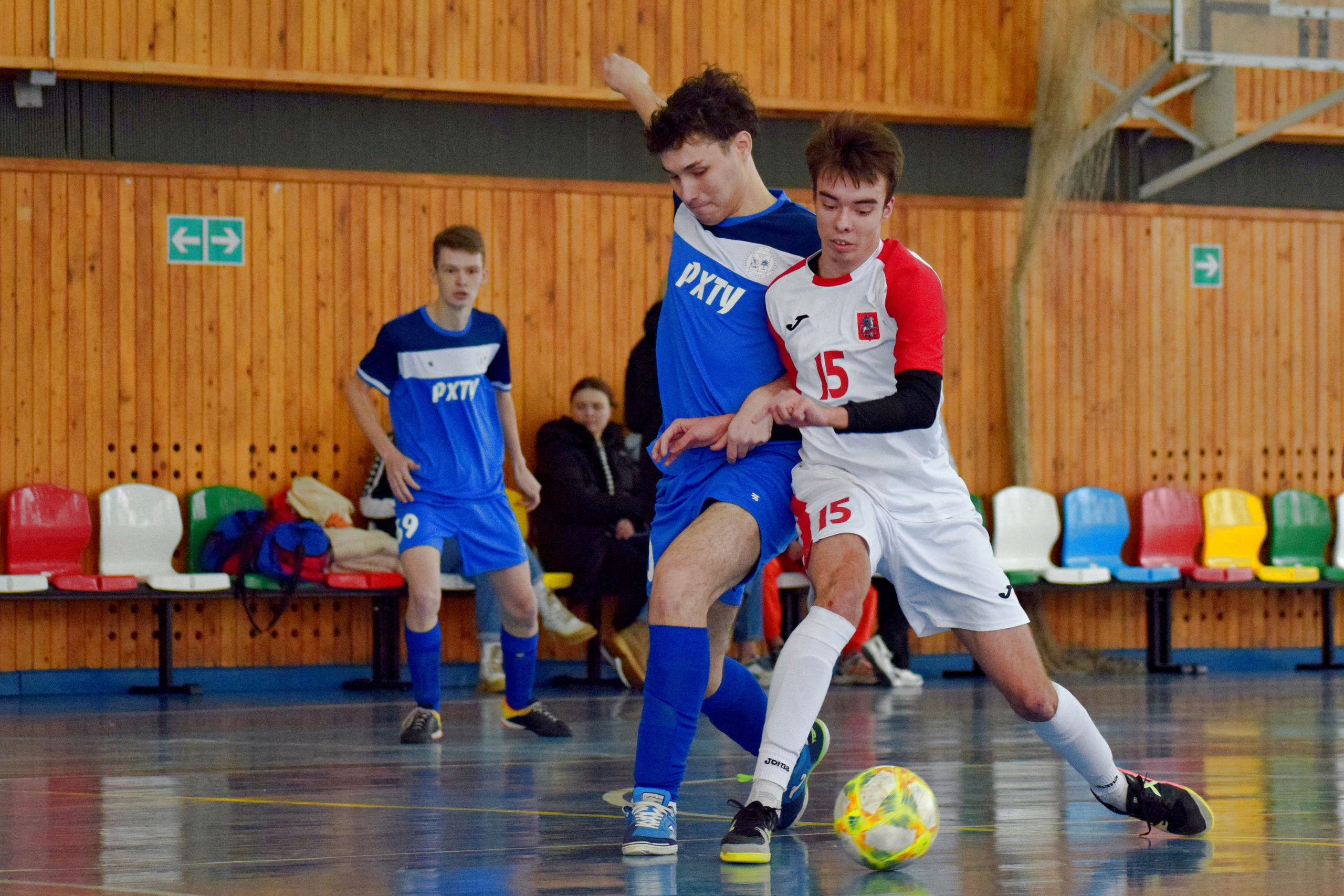 МосСтудФутзал — Студенческая Футзальная Лига. «Фотографии в журналах: максимум жизнеподобия, минимум жизни. "