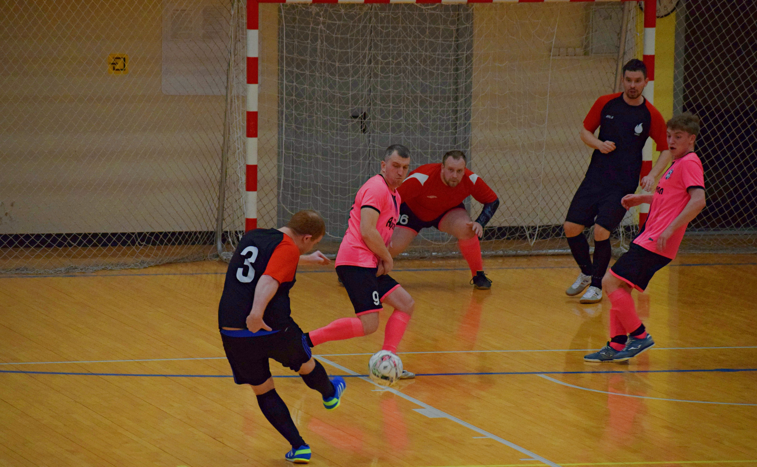 НМЛ|Национальная мини-футбольная лига Москвы. «Фотографии в журналах: максимум жизнеподобия, минимум жизни. "