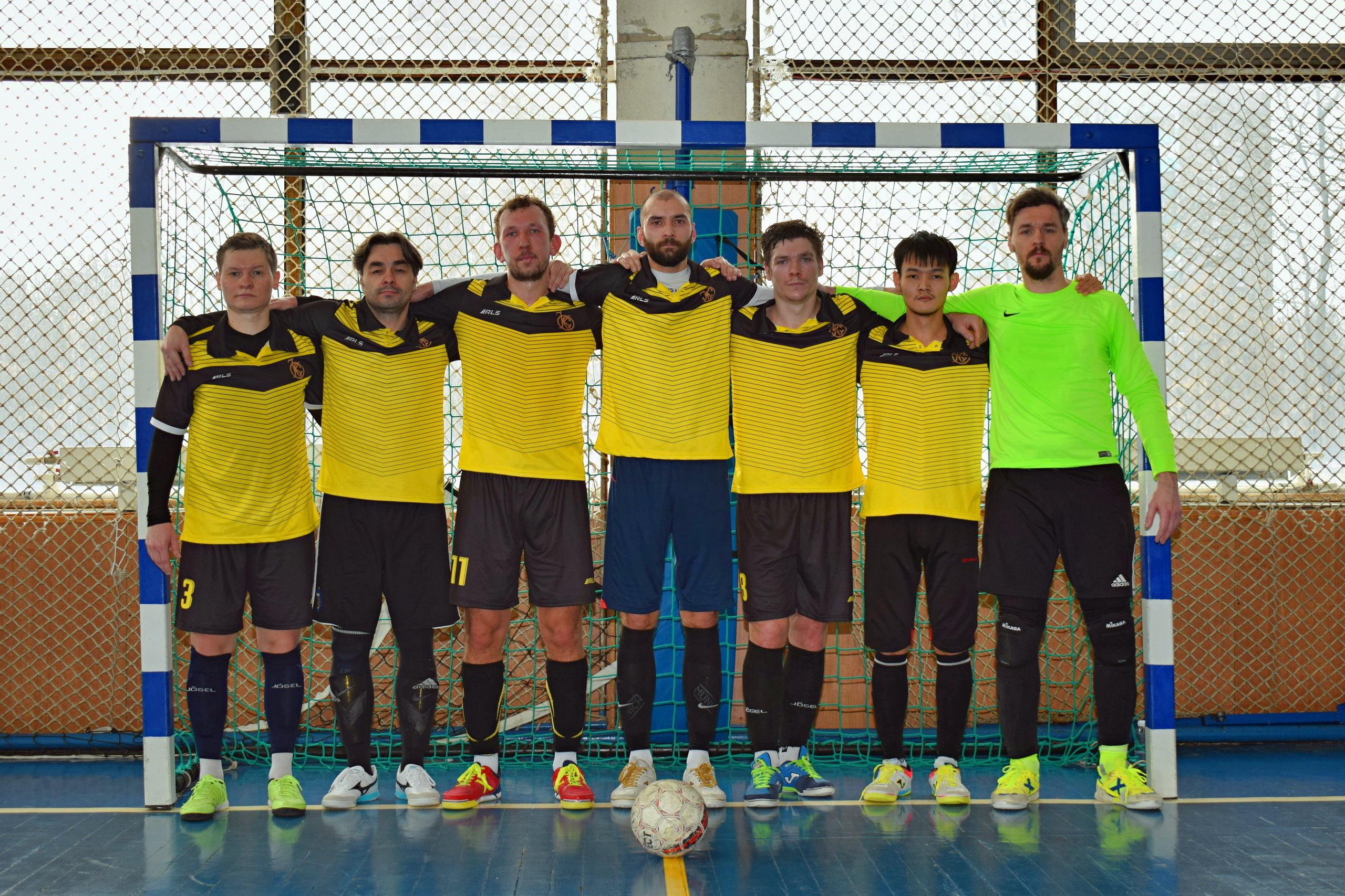 МосСтудФутзал — Студенческая Футзальная Лига. «Фотографии в журналах: максимум жизнеподобия, минимум жизни. "