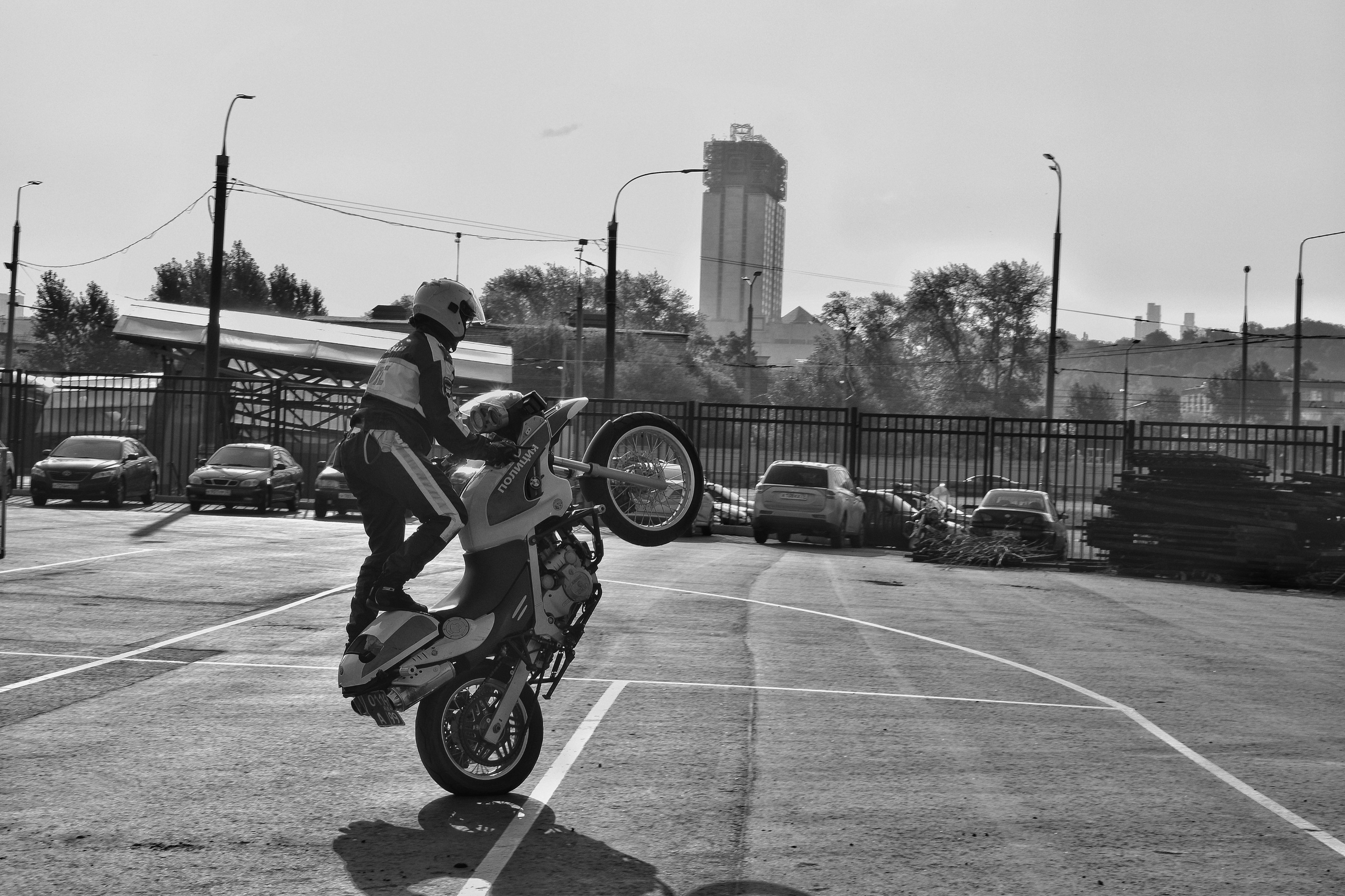 Спортивный парад полиции. «Фотографии в журналах: максимум жизнеподобия, минимум жизни. "