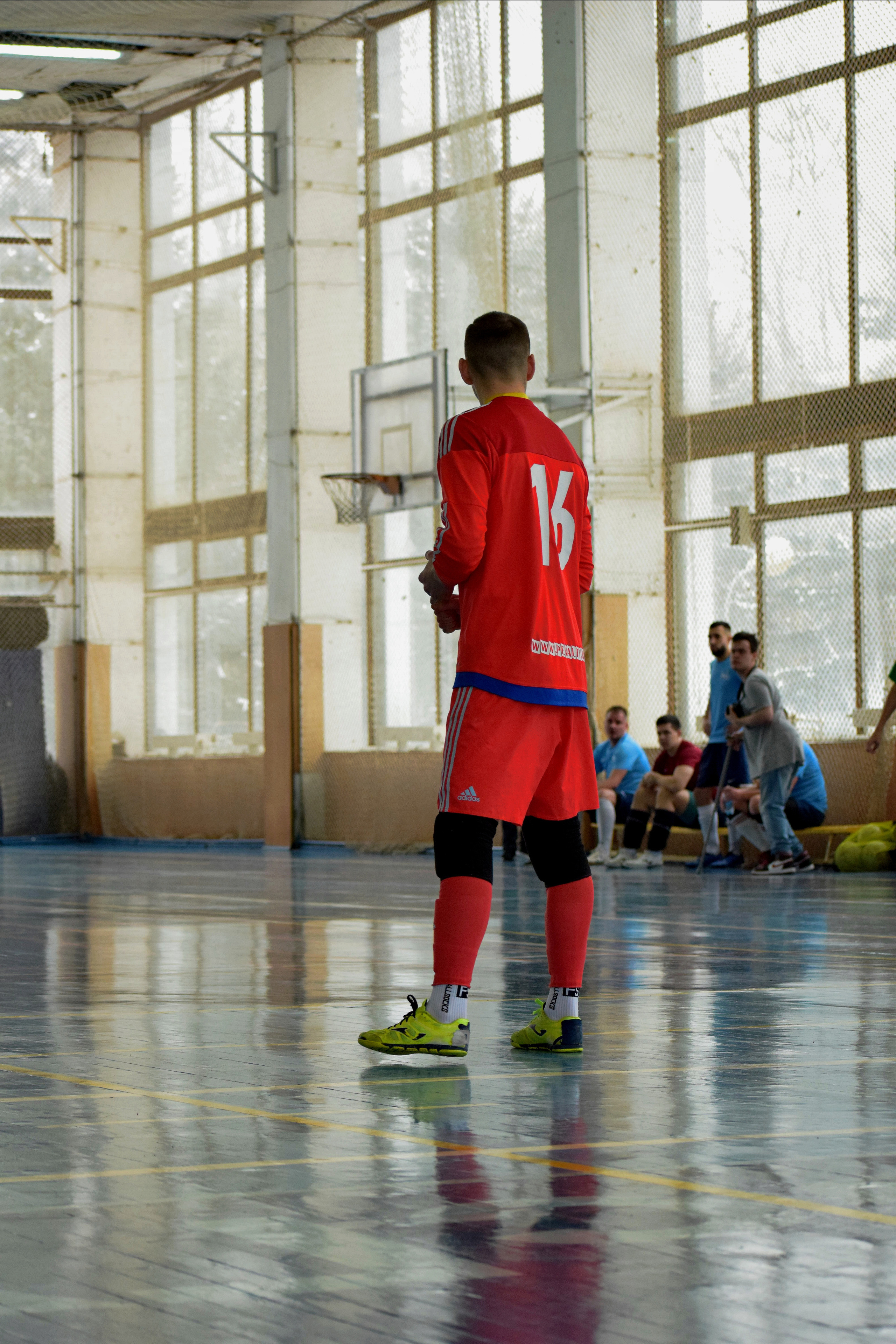 МосСтудФутзал — Студенческая Футзальная Лига. «Фотографии в журналах: максимум жизнеподобия, минимум жизни. "