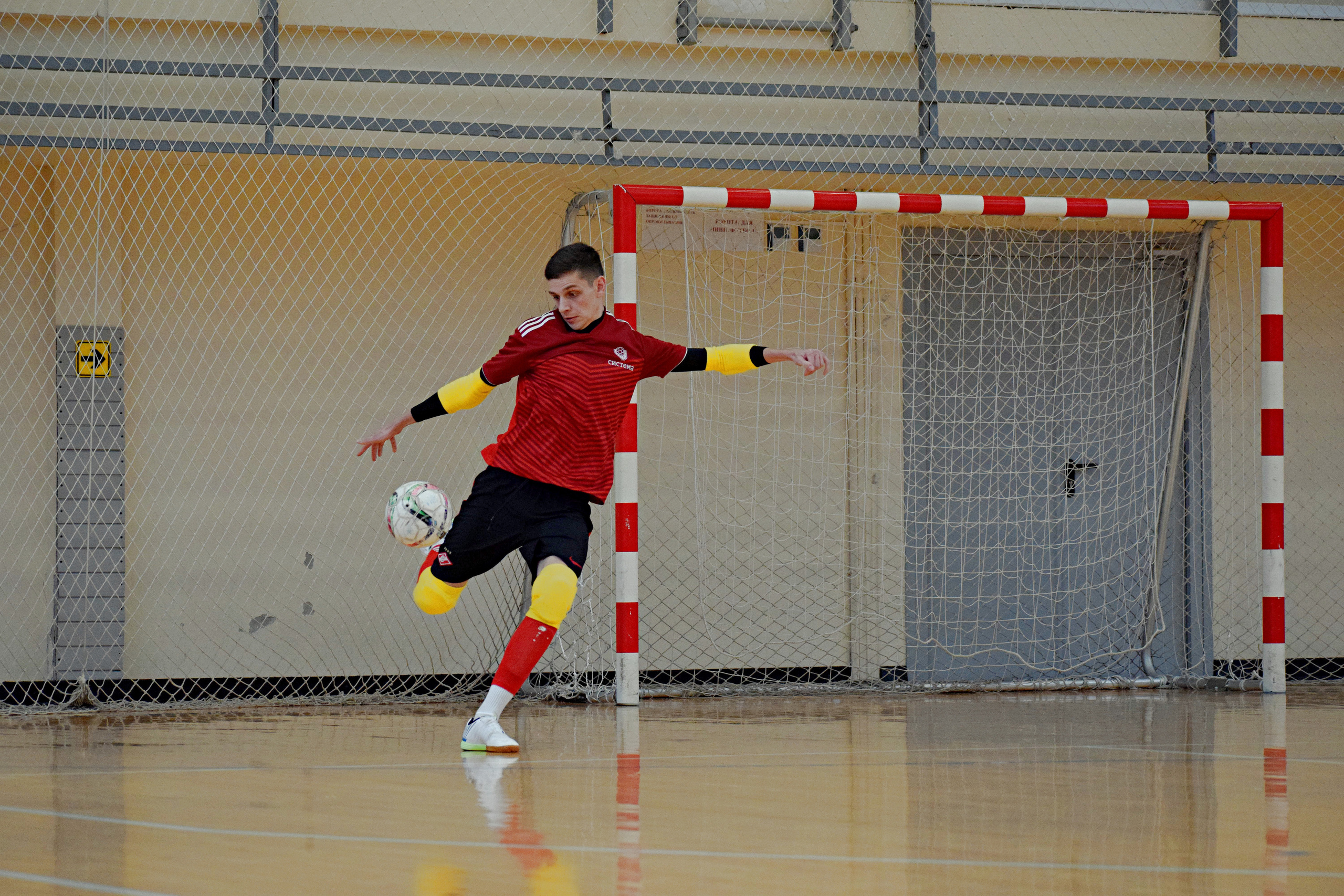 НМЛ|Национальная мини-футбольная лига Москвы. «Фотографии в журналах: максимум жизнеподобия, минимум жизни. "