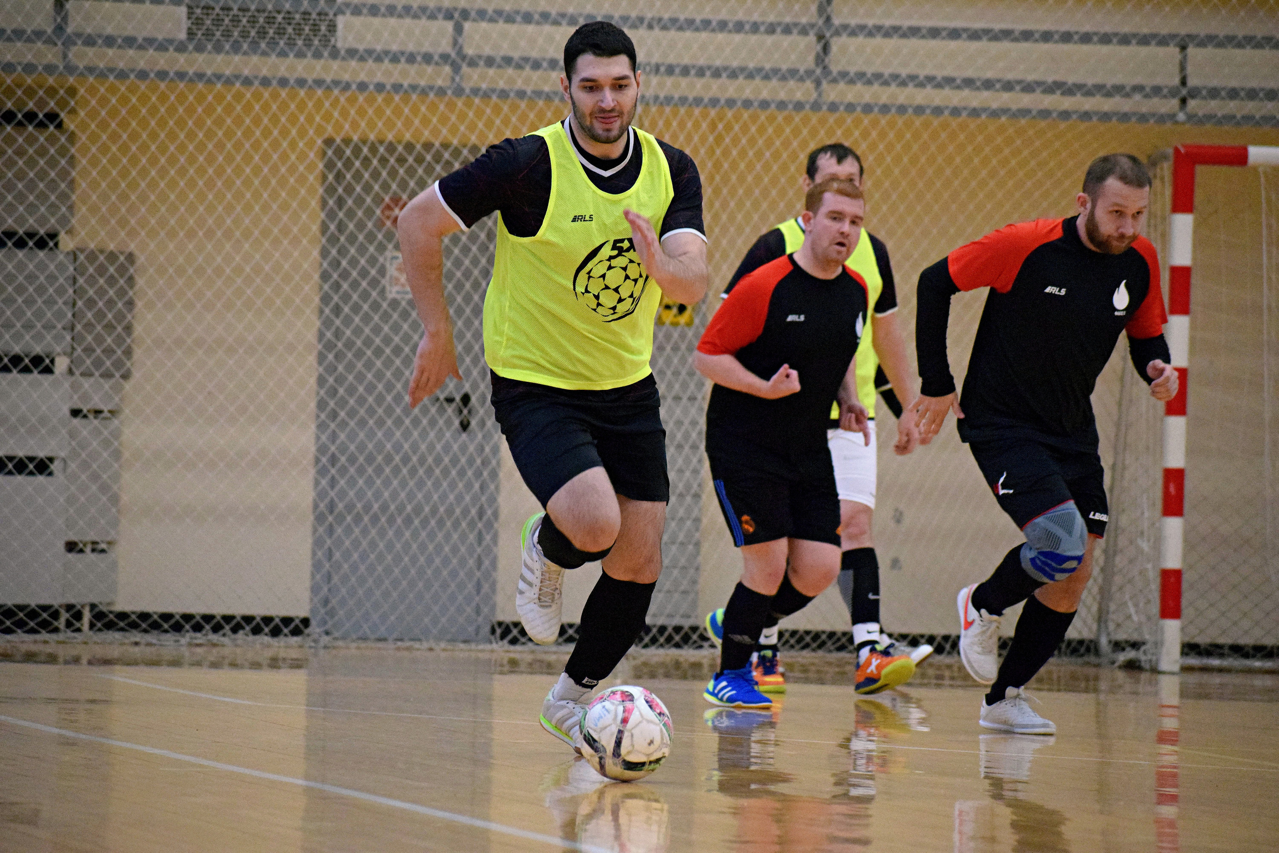 НМЛ|Национальная мини-футбольная лига Москвы. «Фотографии в журналах: максимум жизнеподобия, минимум жизни. "