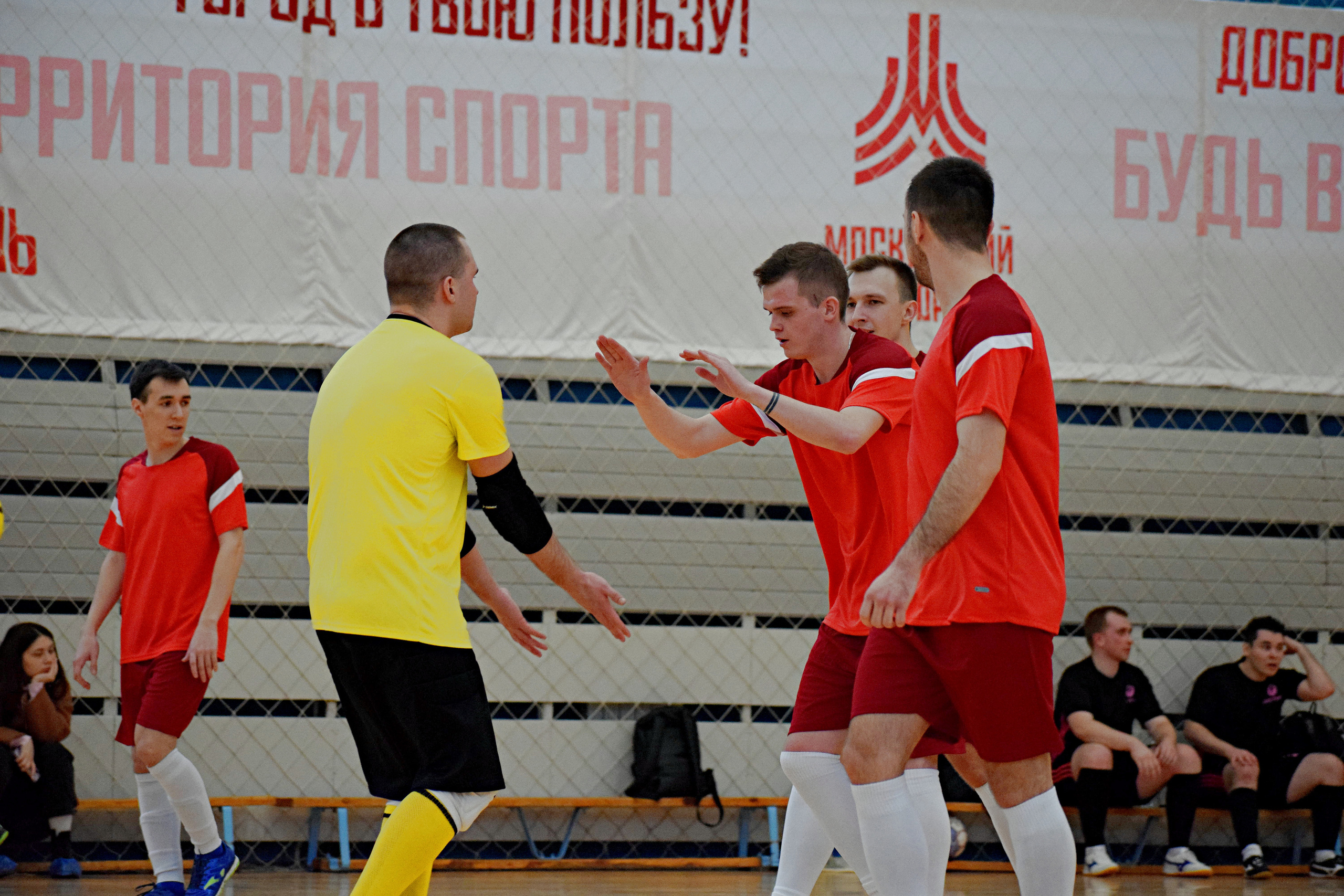 НМЛ|Национальная мини-футбольная лига Москвы. «Фотографии в журналах: максимум жизнеподобия, минимум жизни. "