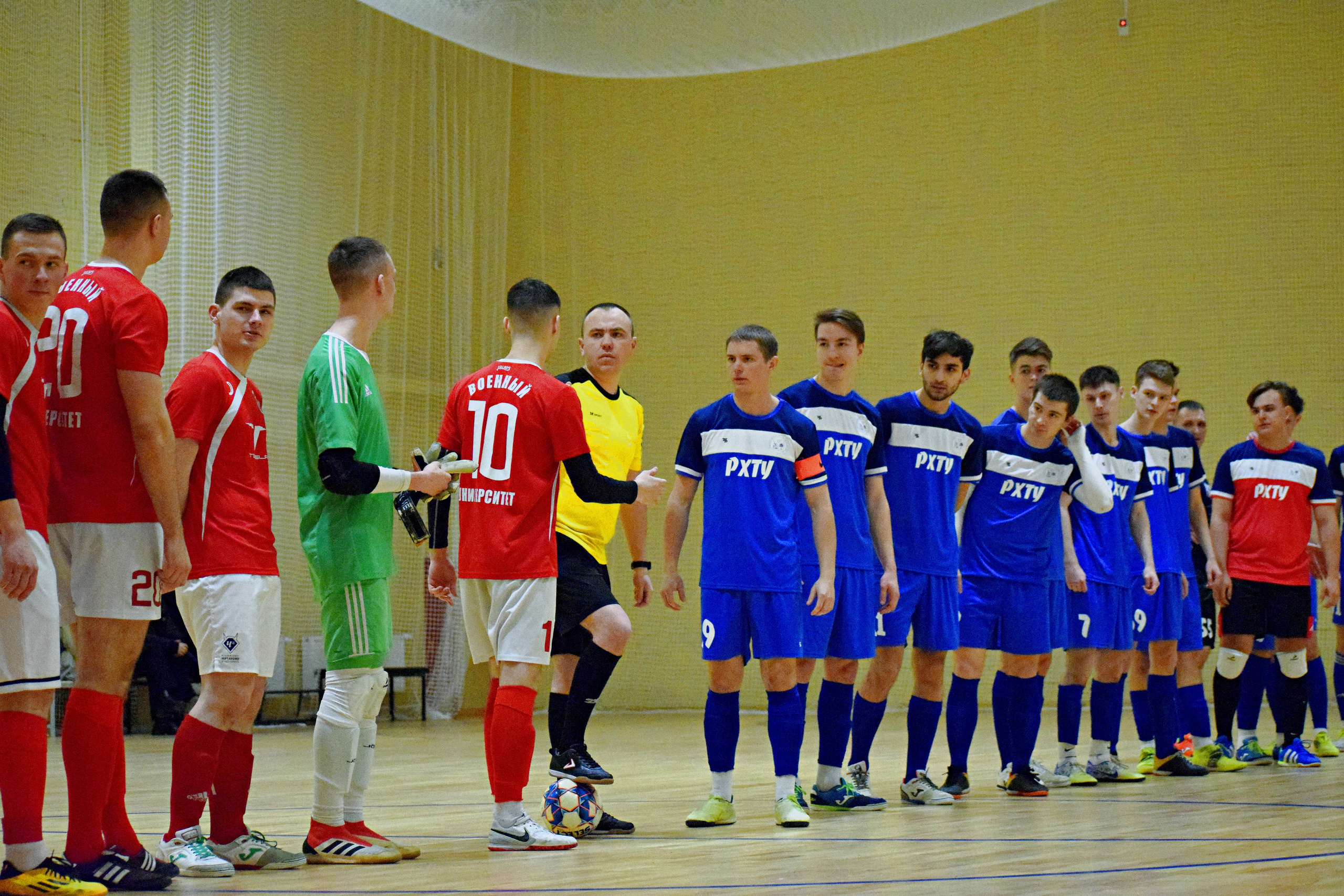 МосСтудФутзал — Студенческая Футзальная Лига. «Фотографии в журналах: максимум жизнеподобия, минимум жизни. "