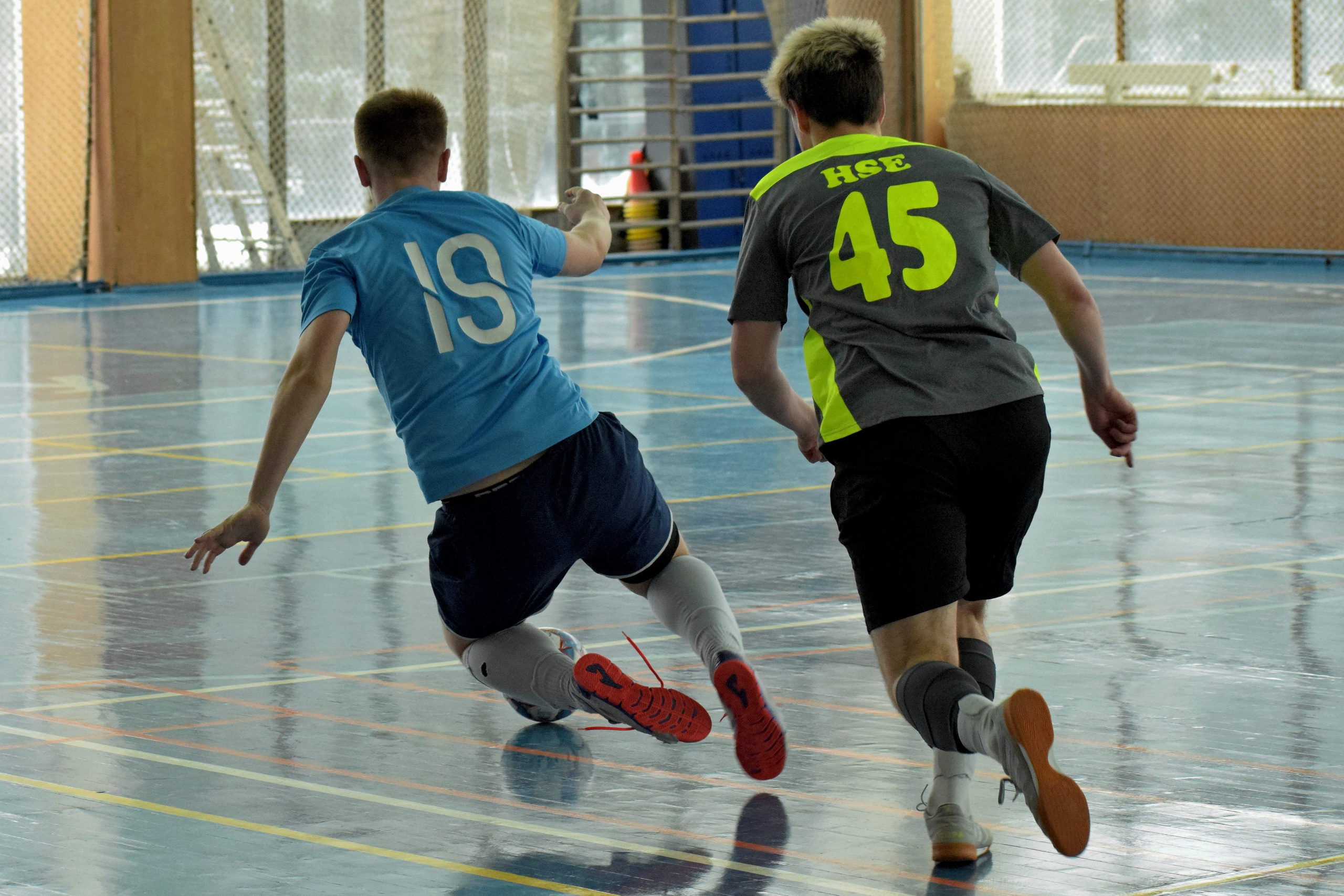 МосСтудФутзал — Студенческая Футзальная Лига. «Фотографии в журналах: максимум жизнеподобия, минимум жизни. "