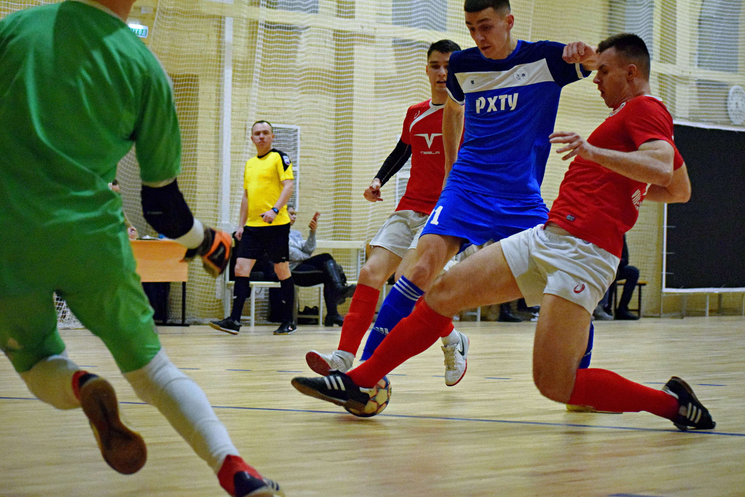 МосСтудФутзал — Студенческая Футзальная Лига. «Фотографии в журналах: максимум жизнеподобия, минимум жизни. "