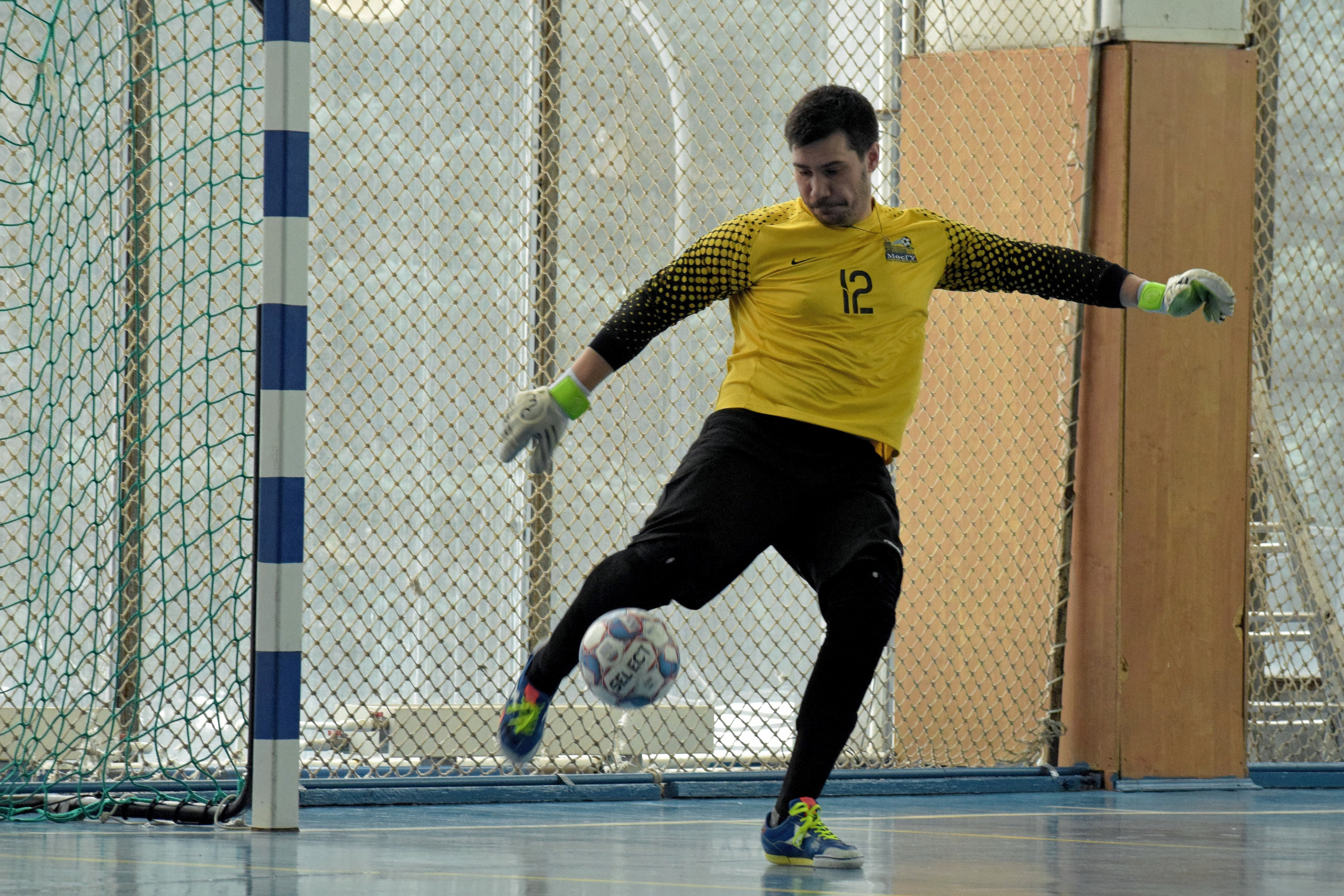 МосСтудФутзал — Студенческая Футзальная Лига. «Фотографии в журналах: максимум жизнеподобия, минимум жизни. "